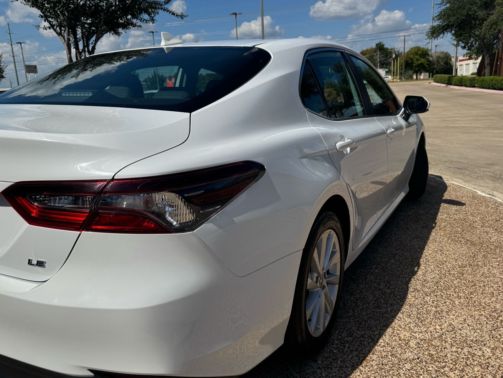 2022 Toyota Camry LE photo 4