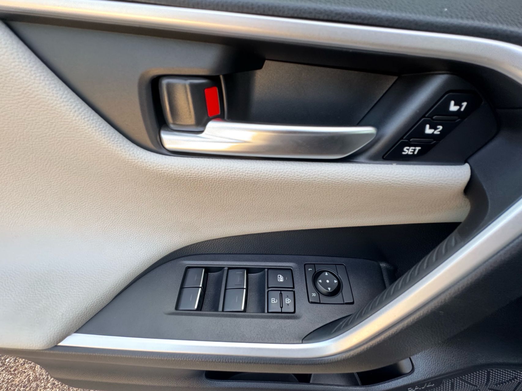 2024 Toyota RAV4 Hybrid Limited photo 20