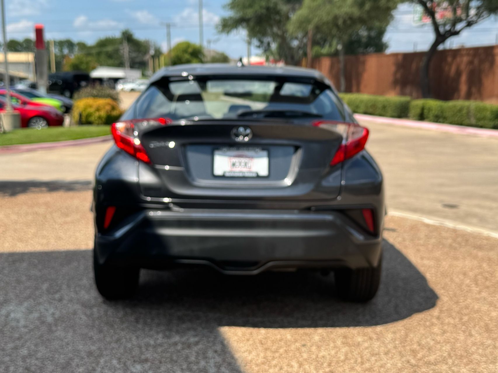 2019 Toyota C-HR LE photo 8