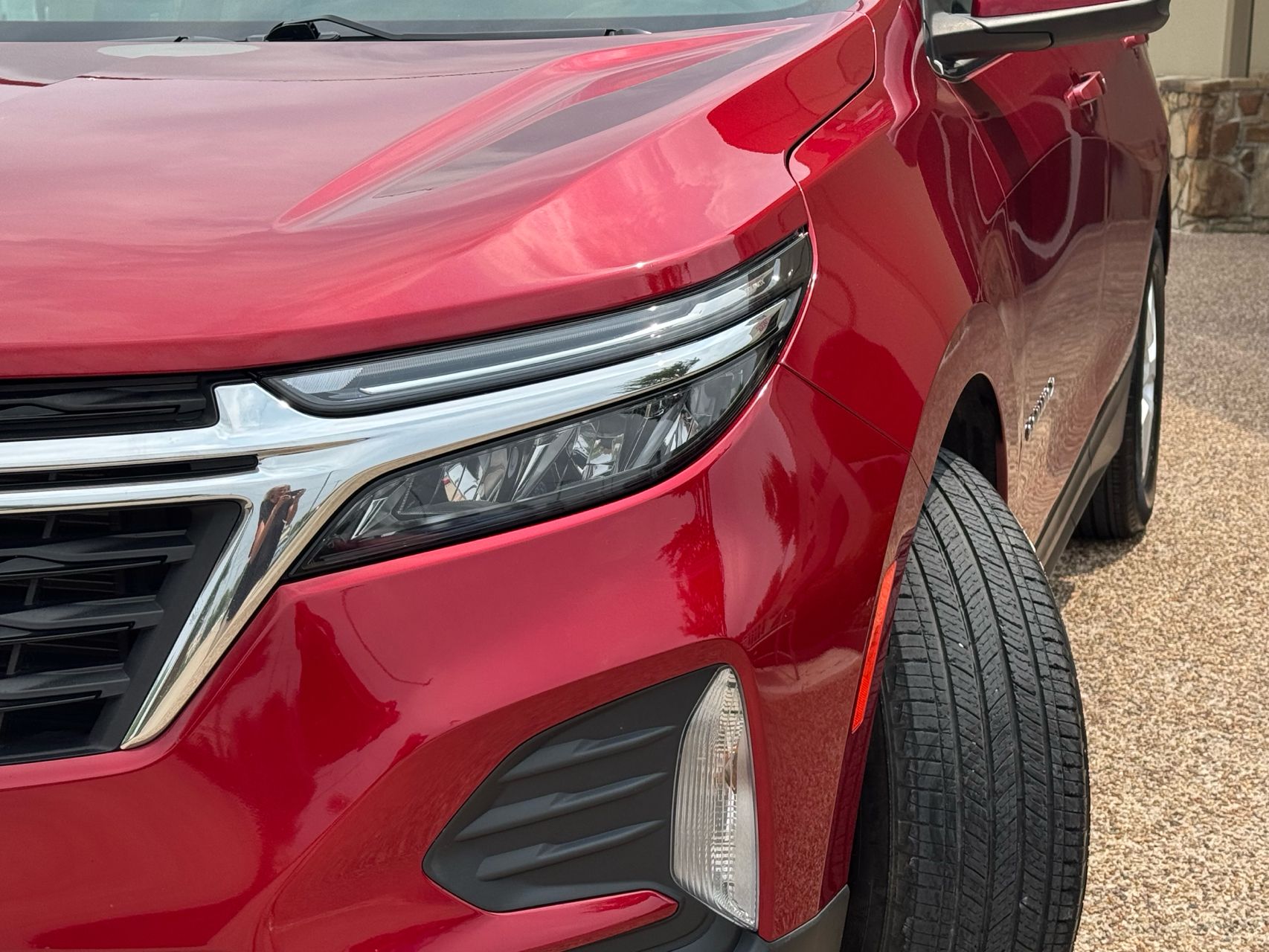 2022 Chevrolet Equinox LT photo 2