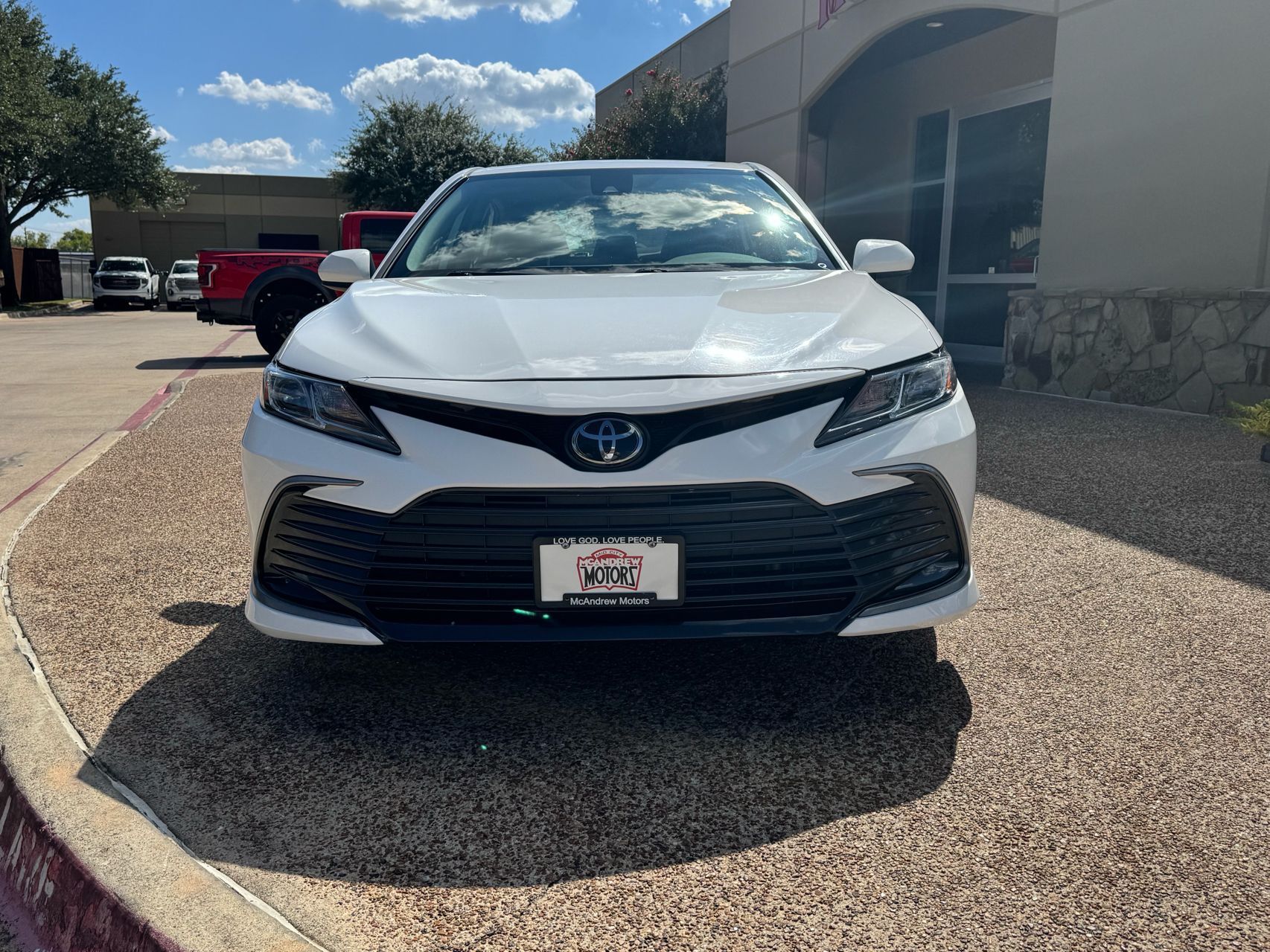 2022 Toyota Camry LE photo 5