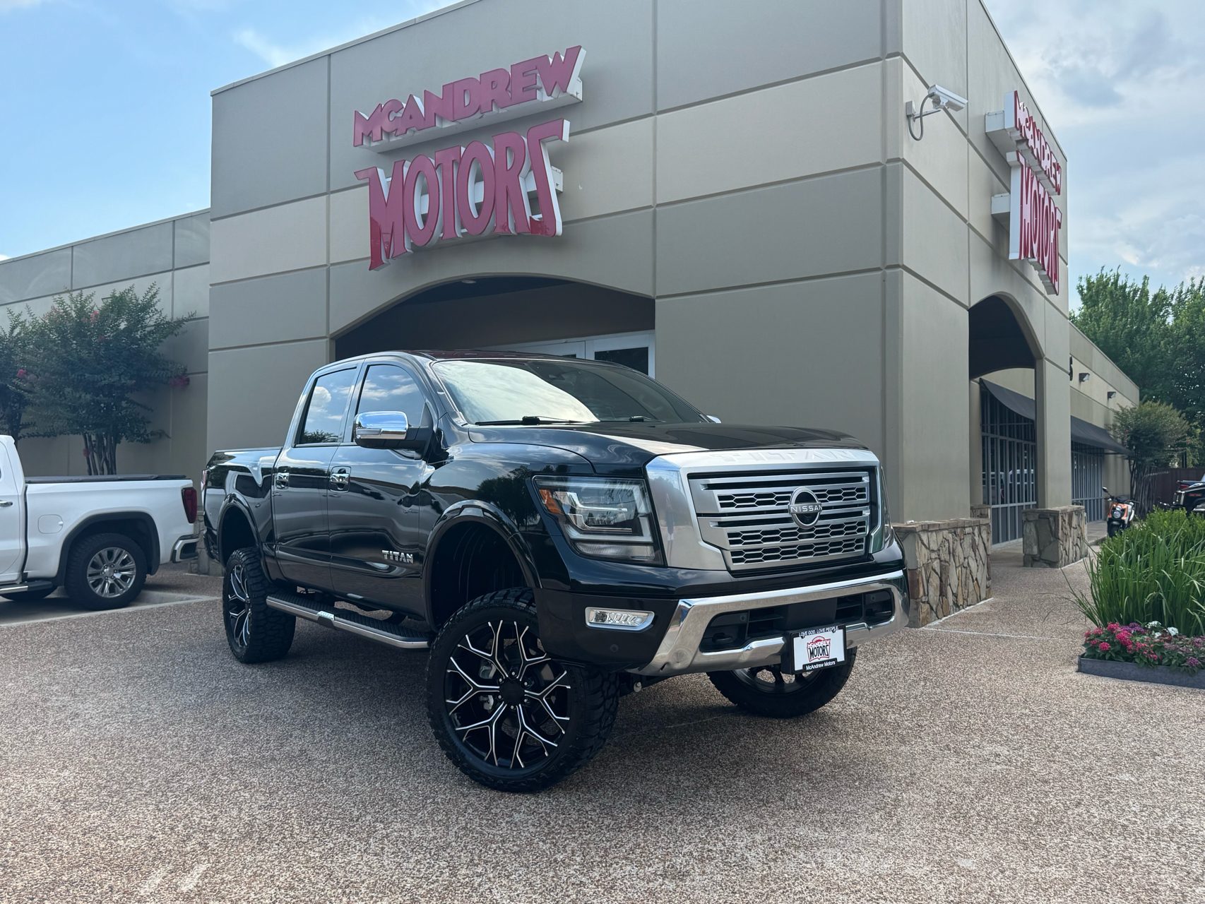 2023 Nissan Titan Platinum Reserve 4X4 Crew Cab's photo