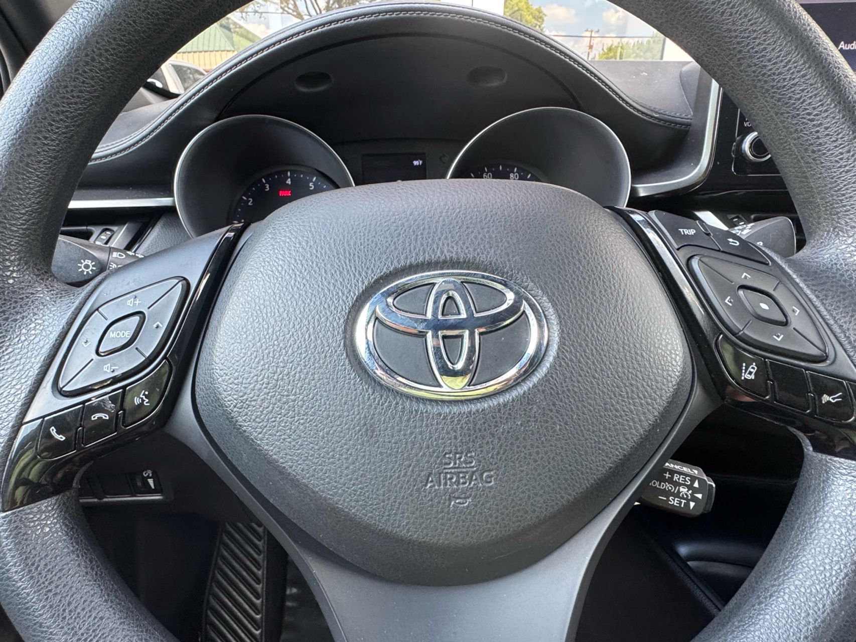 2019 Toyota C-HR LE photo 16