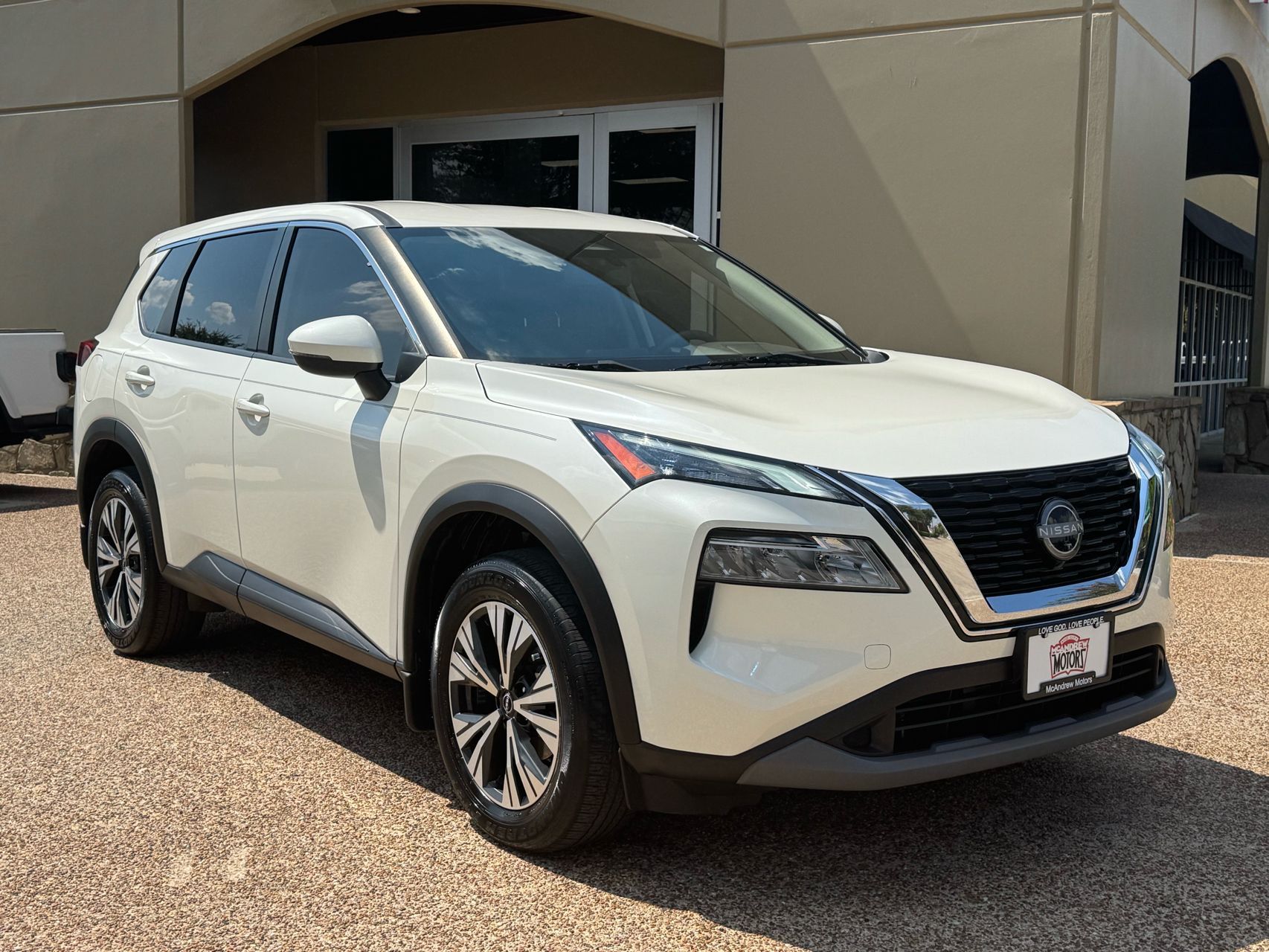 2023 Nissan Rogue SV photo 3