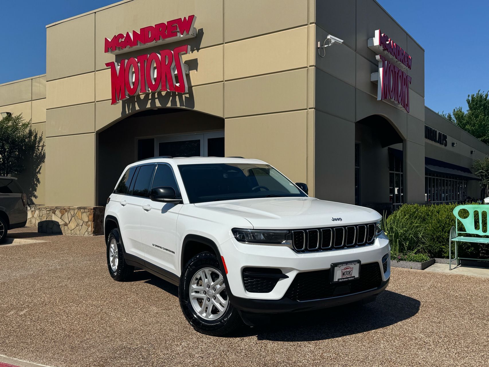 2023 Jeep Grand Cherokee Laredo's photo
