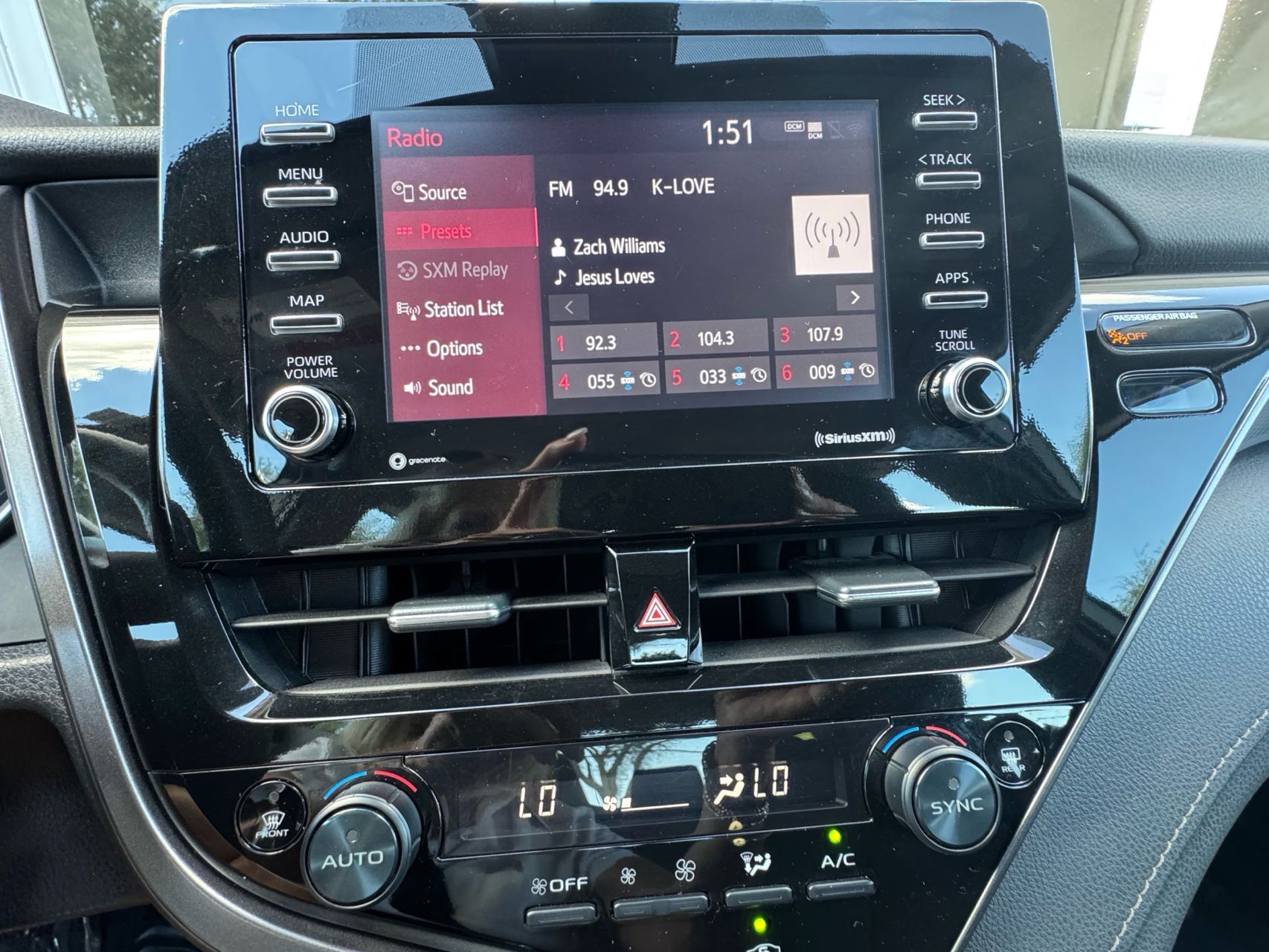 2022 Toyota Camry LE photo 18