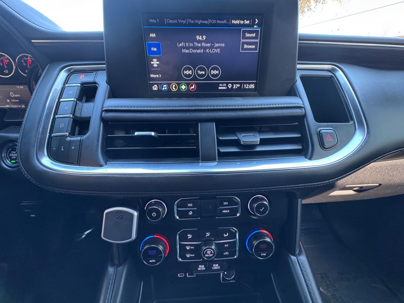 2022 Chevrolet Suburban LS - Photo 20
