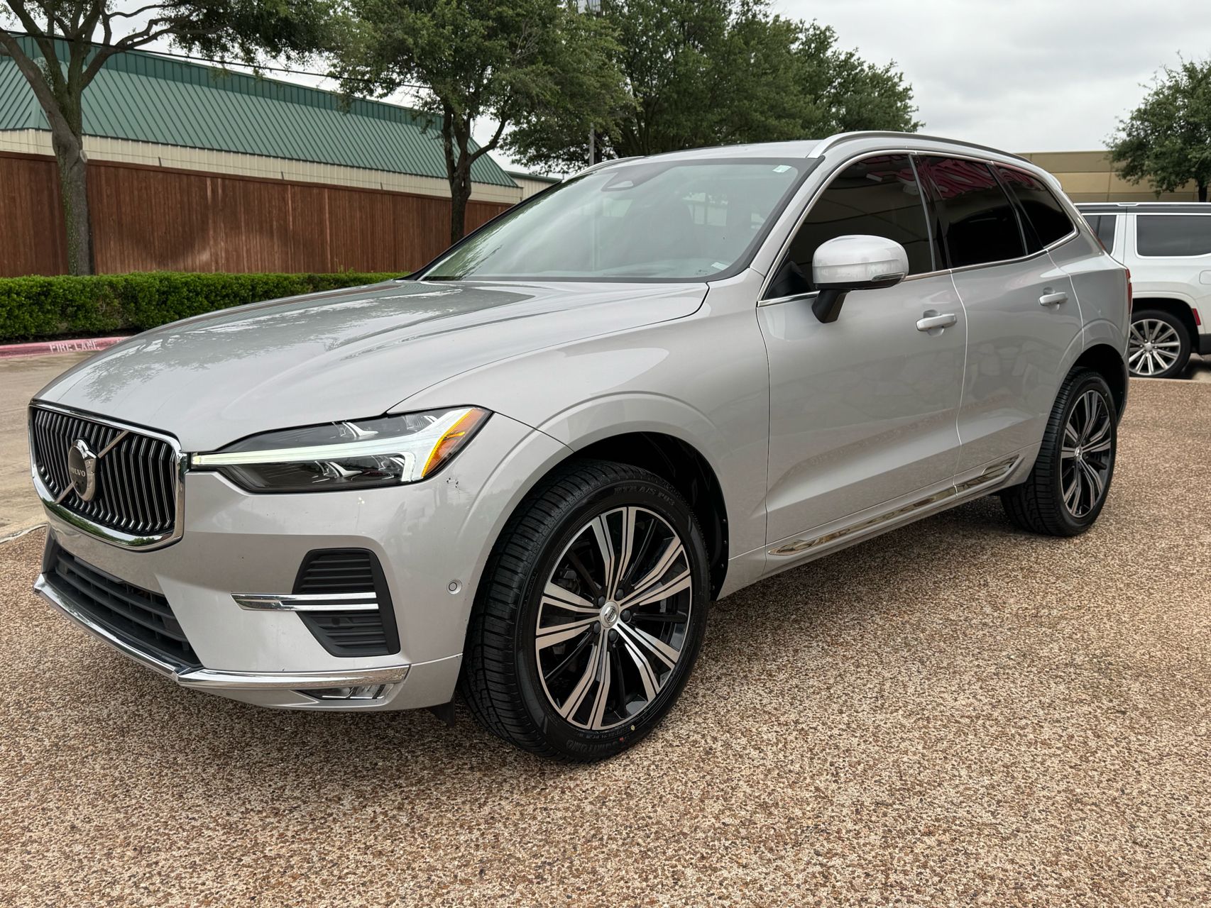 2022 Volvo XC60 B5 Inscription photo 9