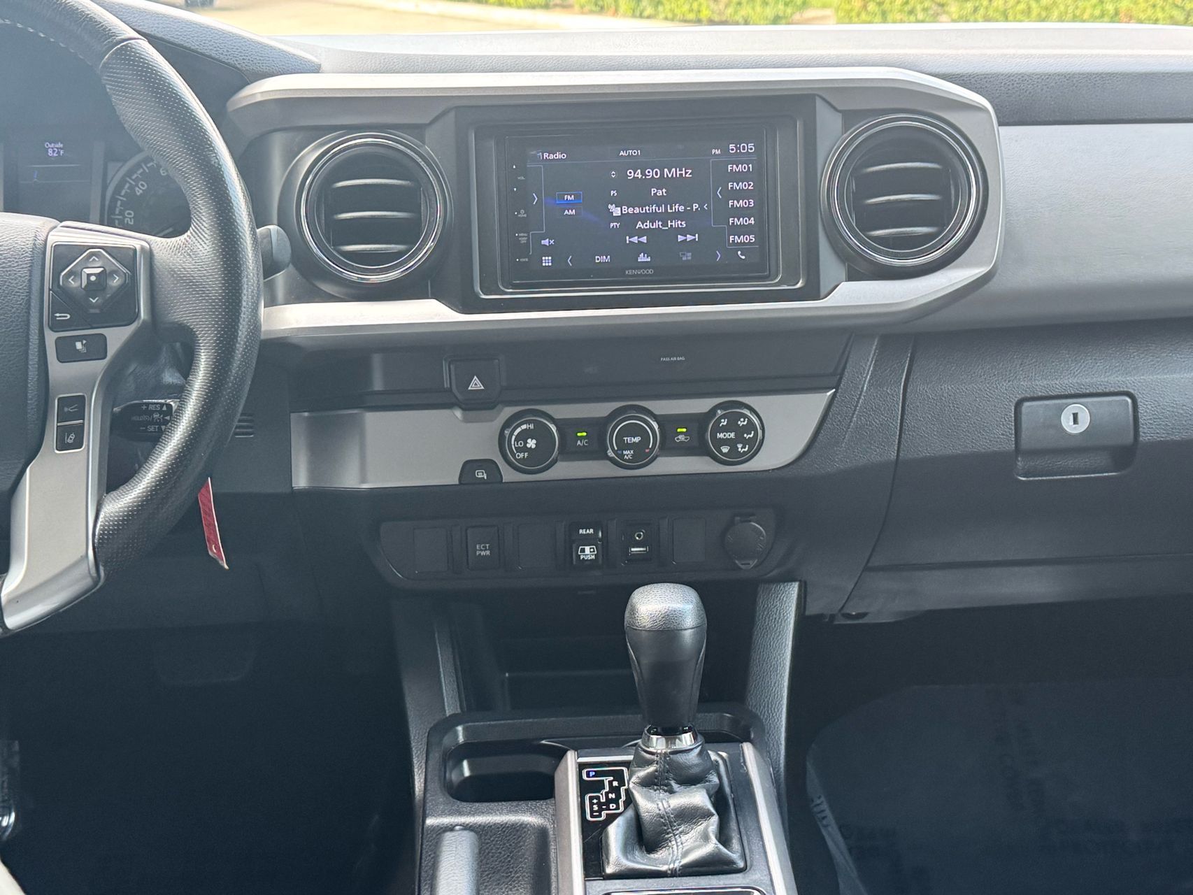 2019 Toyota Tacoma SR5 V6 photo 21