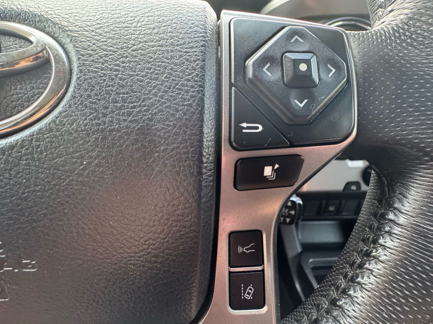 2019 Toyota Tacoma SR5 V6 photo 14