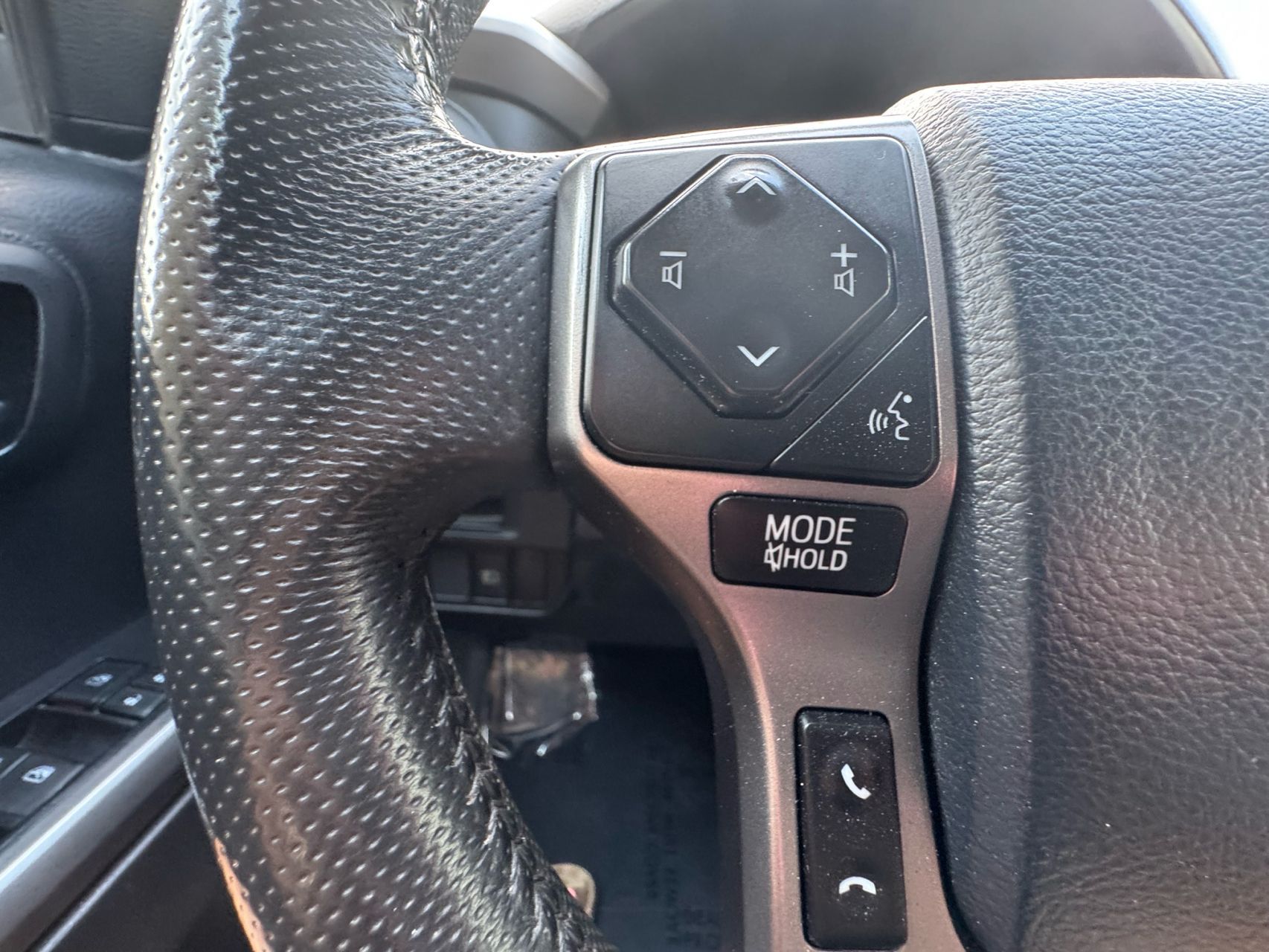 2019 Toyota Tacoma SR5 V6 photo 13