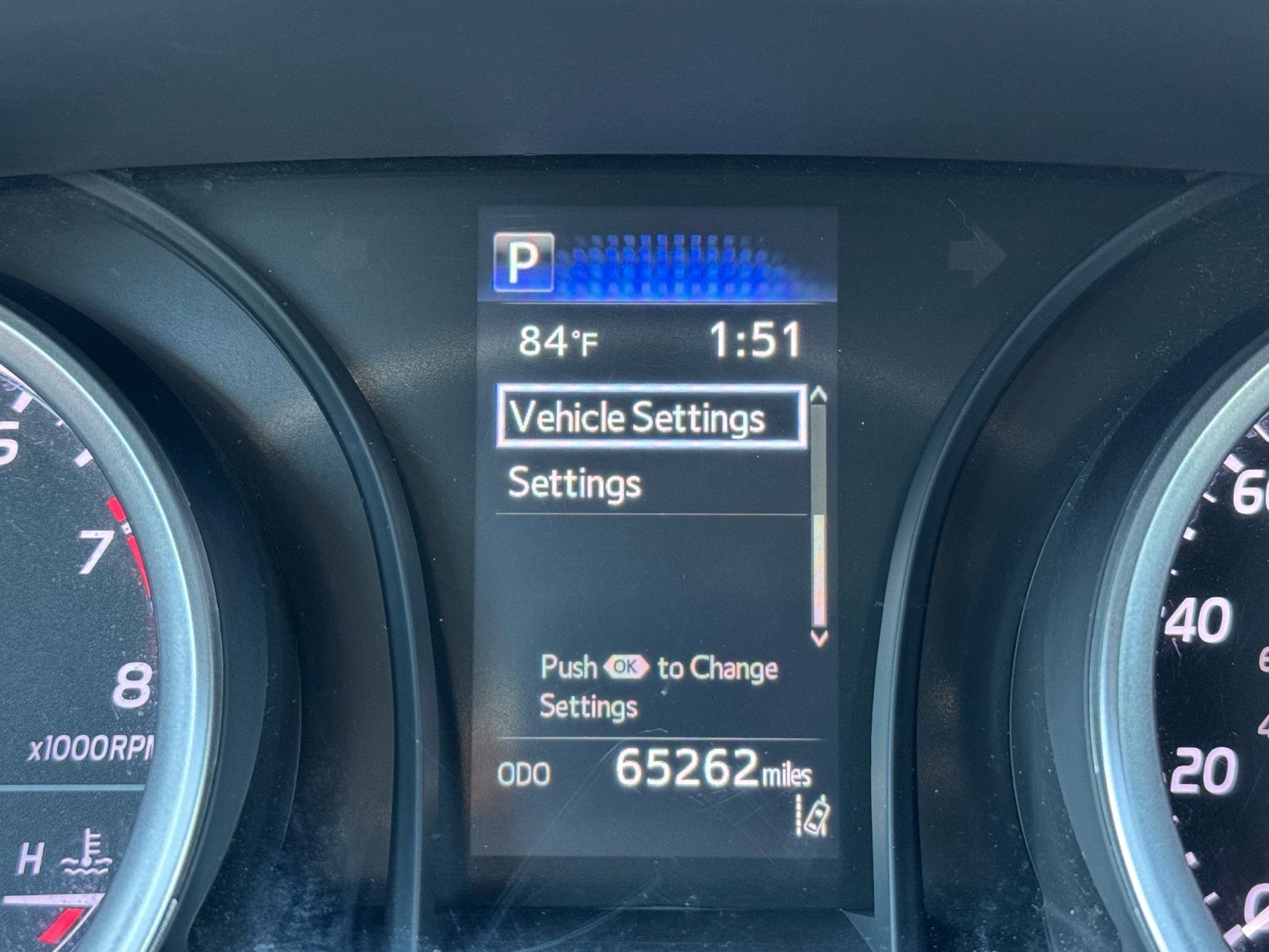 2022 Toyota Camry LE photo 13