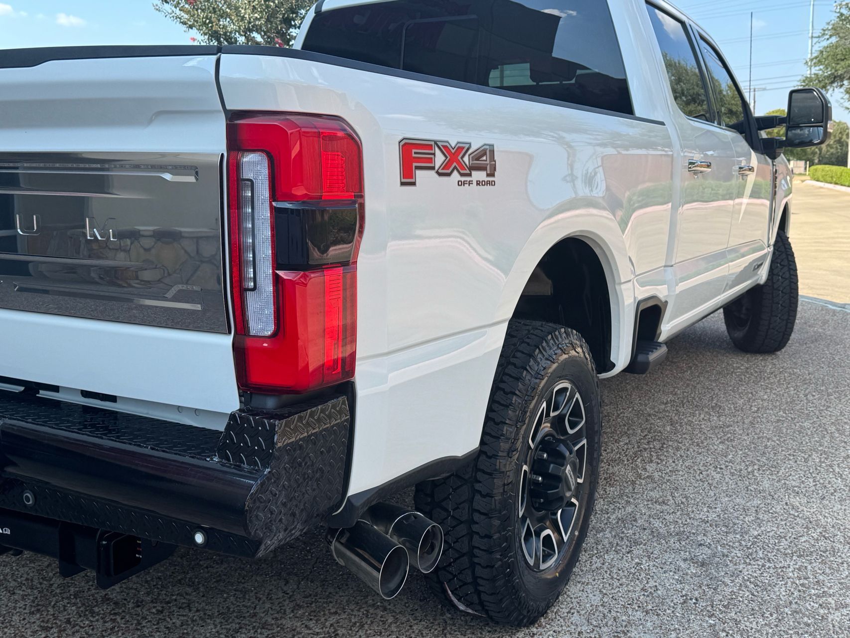 2023 Ford F-250 Platinum photo 4