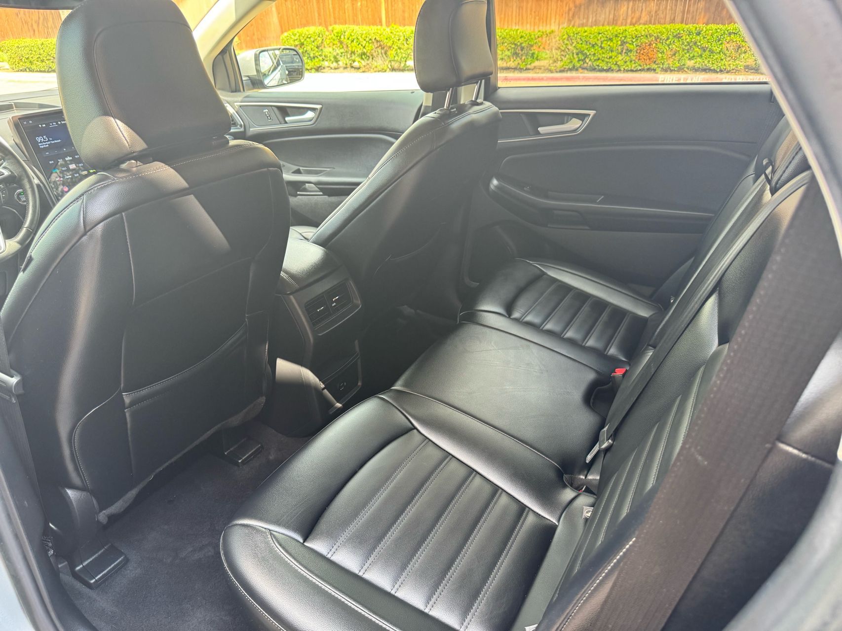 2021 Ford Edge SEL photo 23