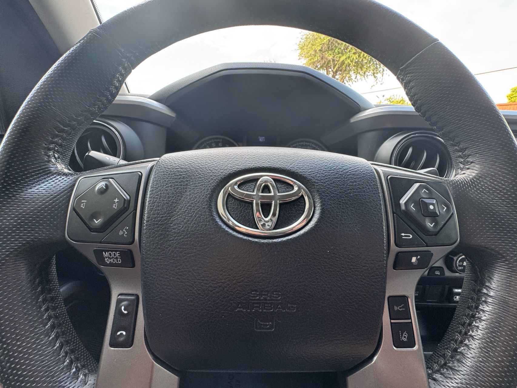 2019 Toyota Tacoma SR5 V6 photo 12