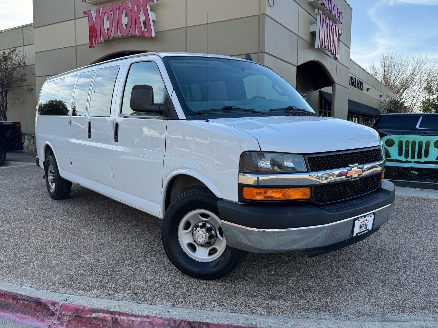 2016 Chevrolet Express Passenger LS's photo