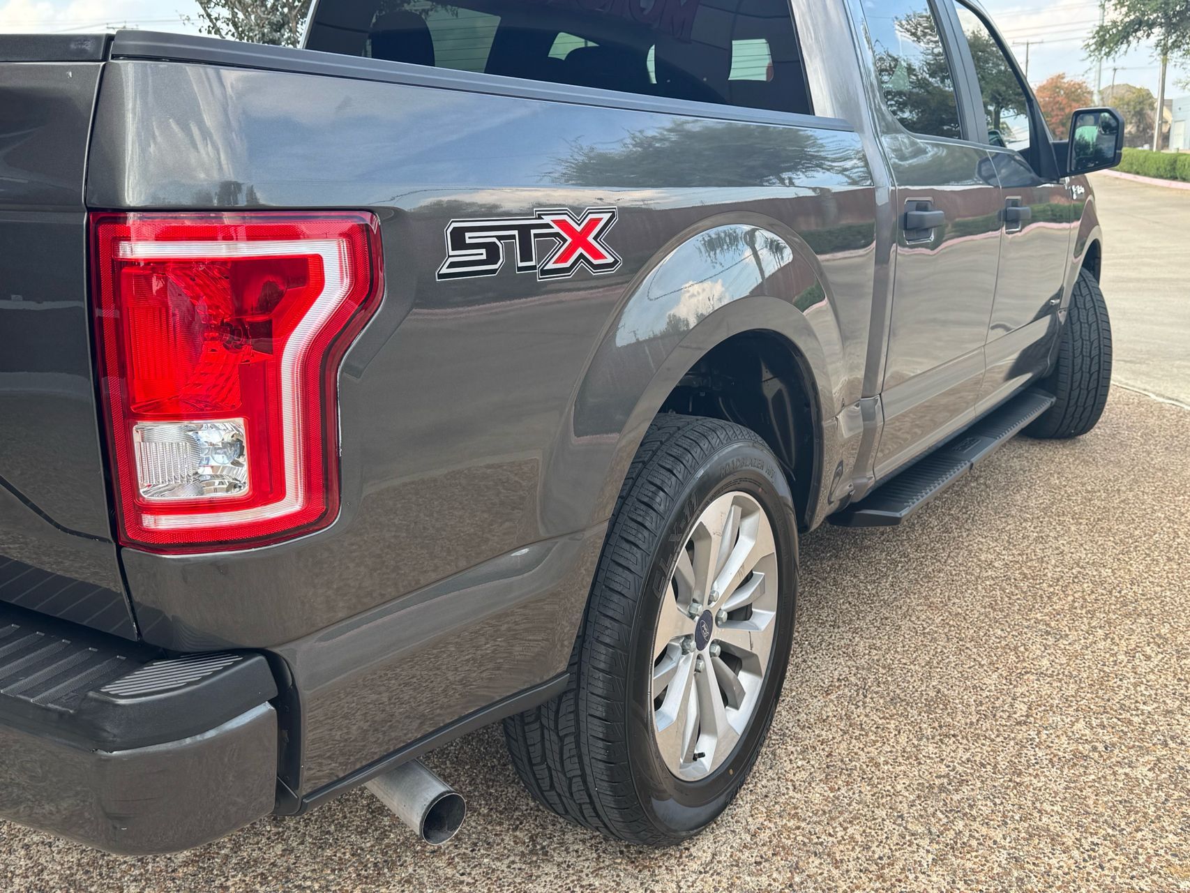 2017 Ford F-150 XL photo 4