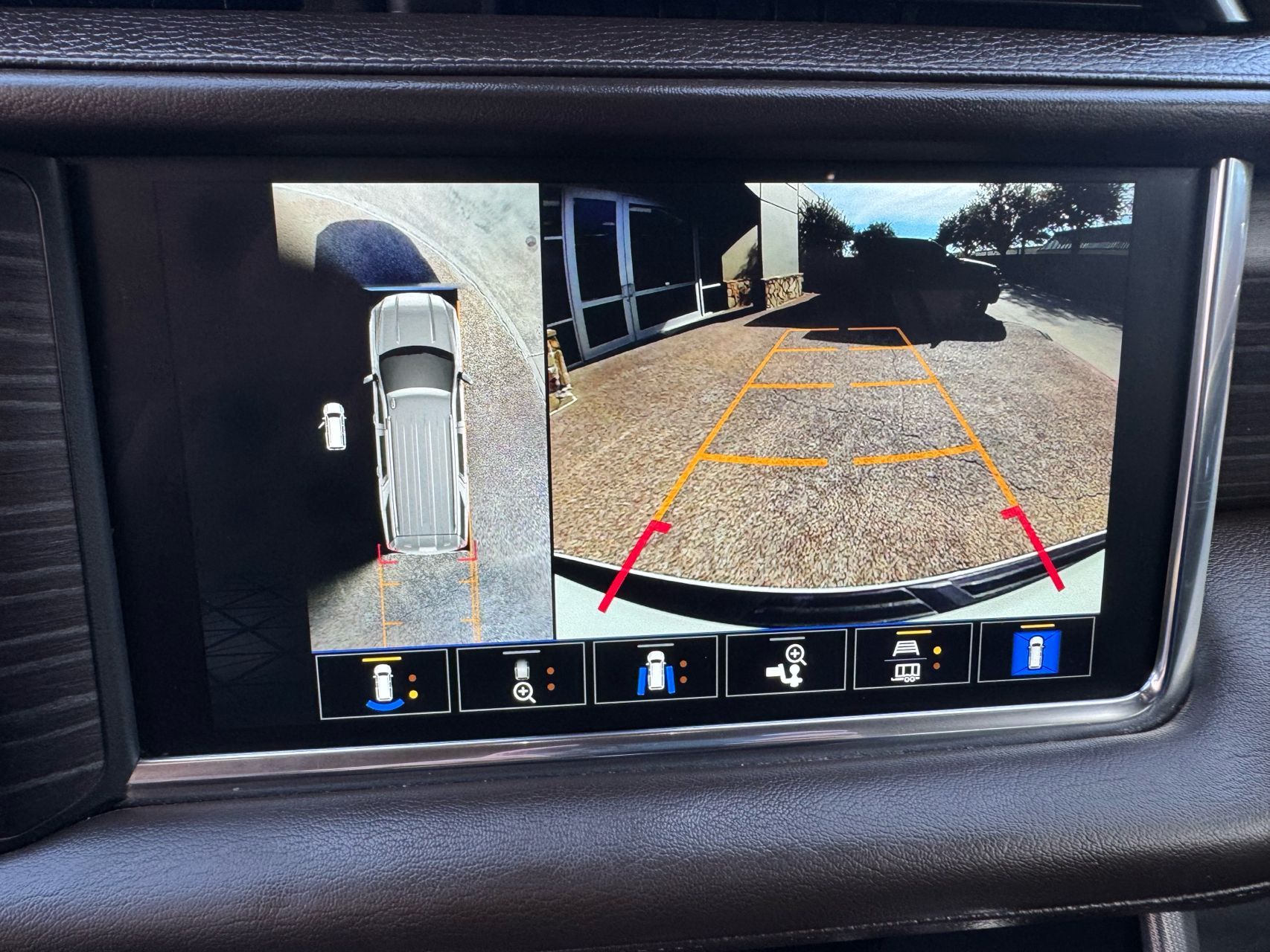 2022 GMC Yukon XL Denali - Photo 21