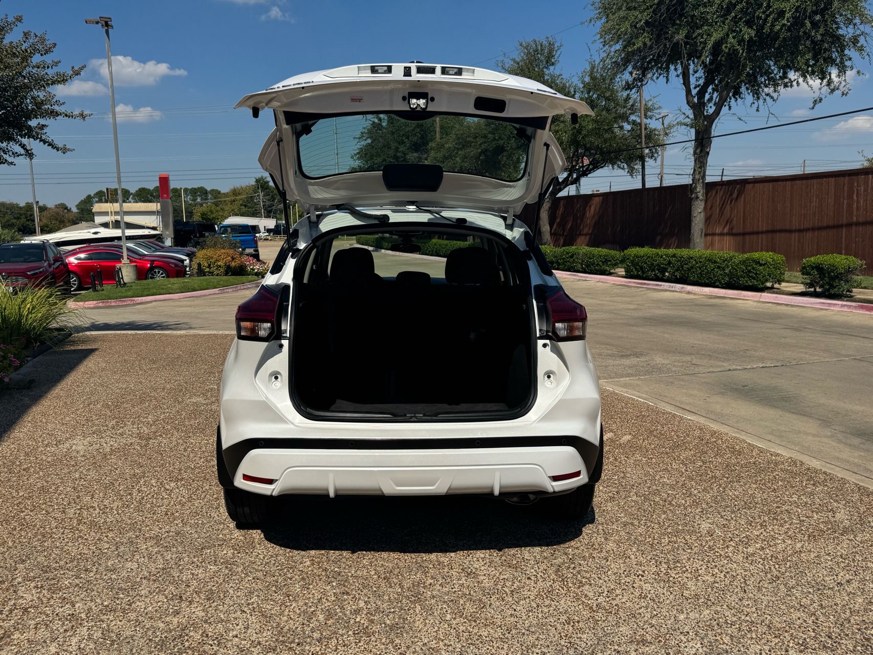 2021 Nissan Kicks SV photo 12
