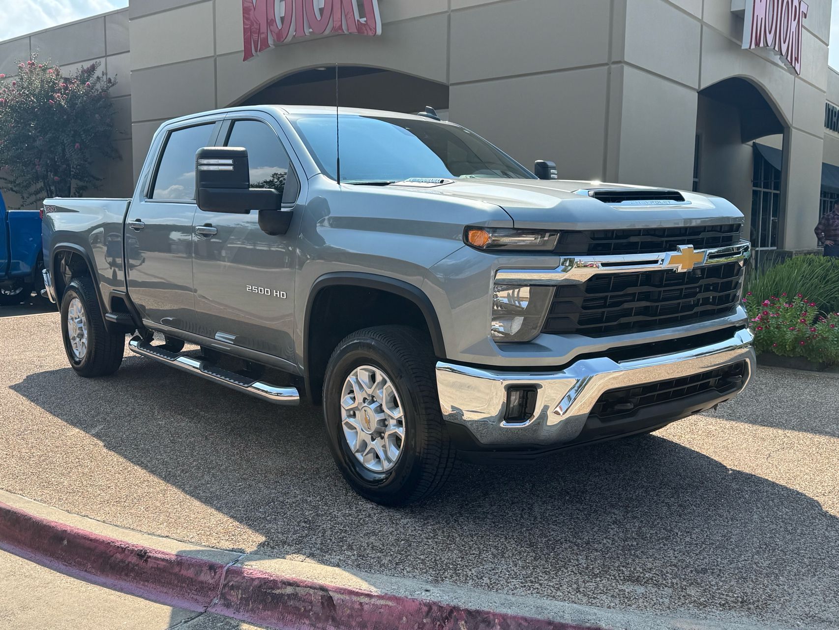 2024 Chevrolet Silverado 2500HD LT photo 6