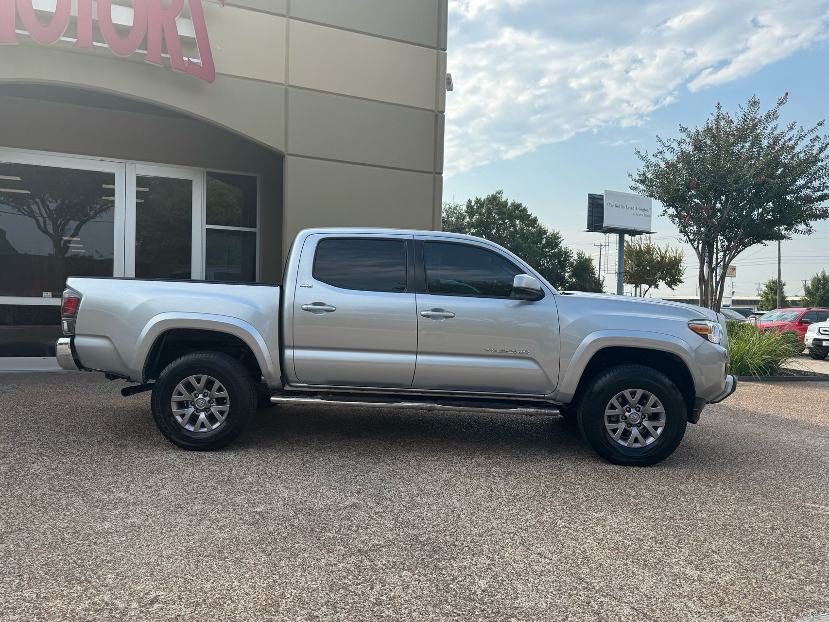 2019 Toyota Tacoma SR5 V6 photo 6