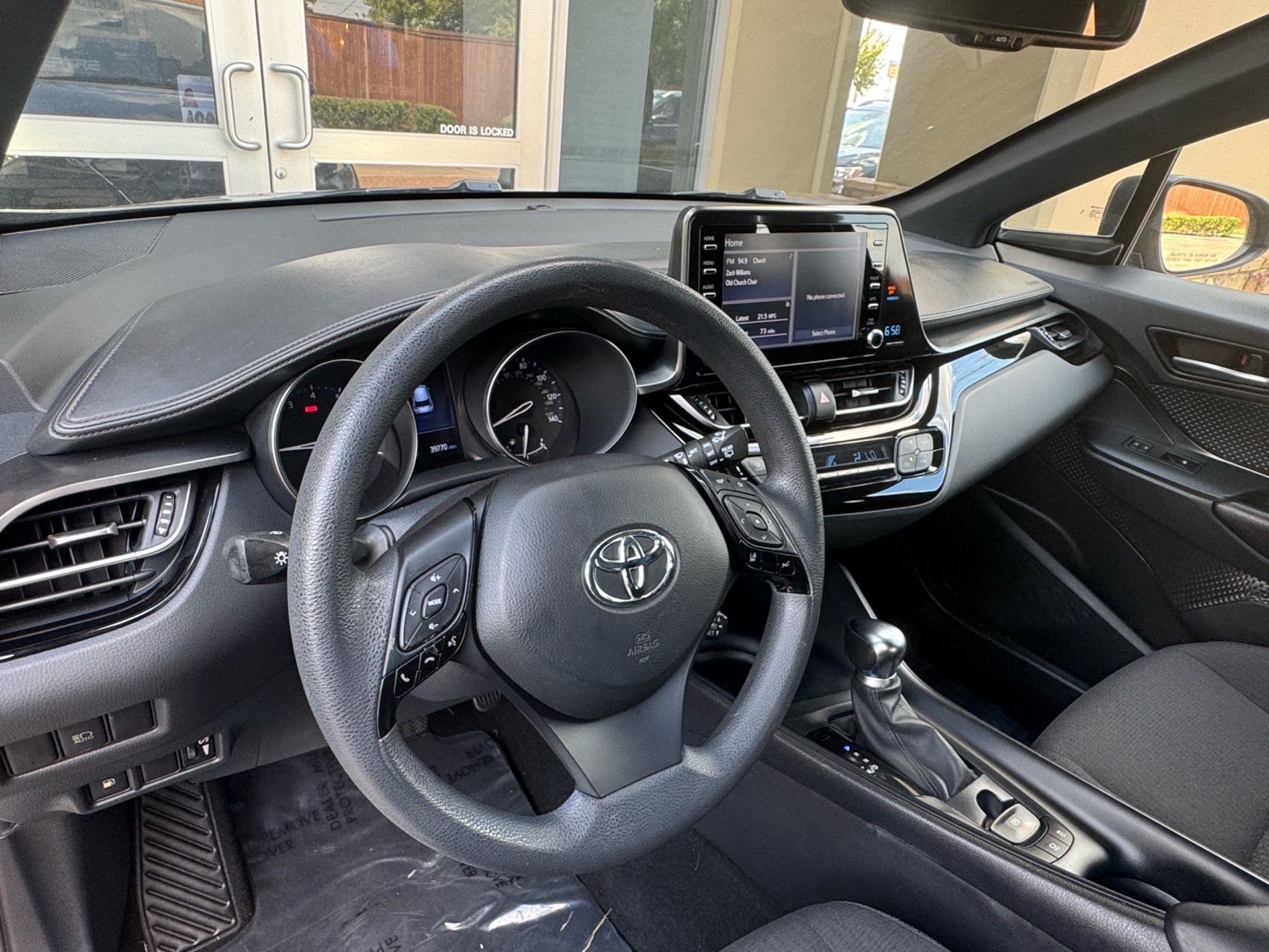 2019 Toyota C-HR LE photo 19