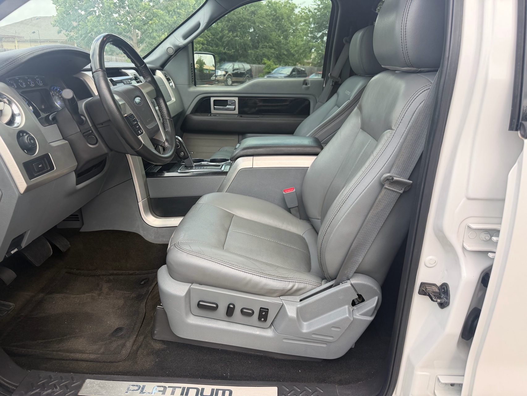 2012 Ford F-150 Platinum - Photo 16
