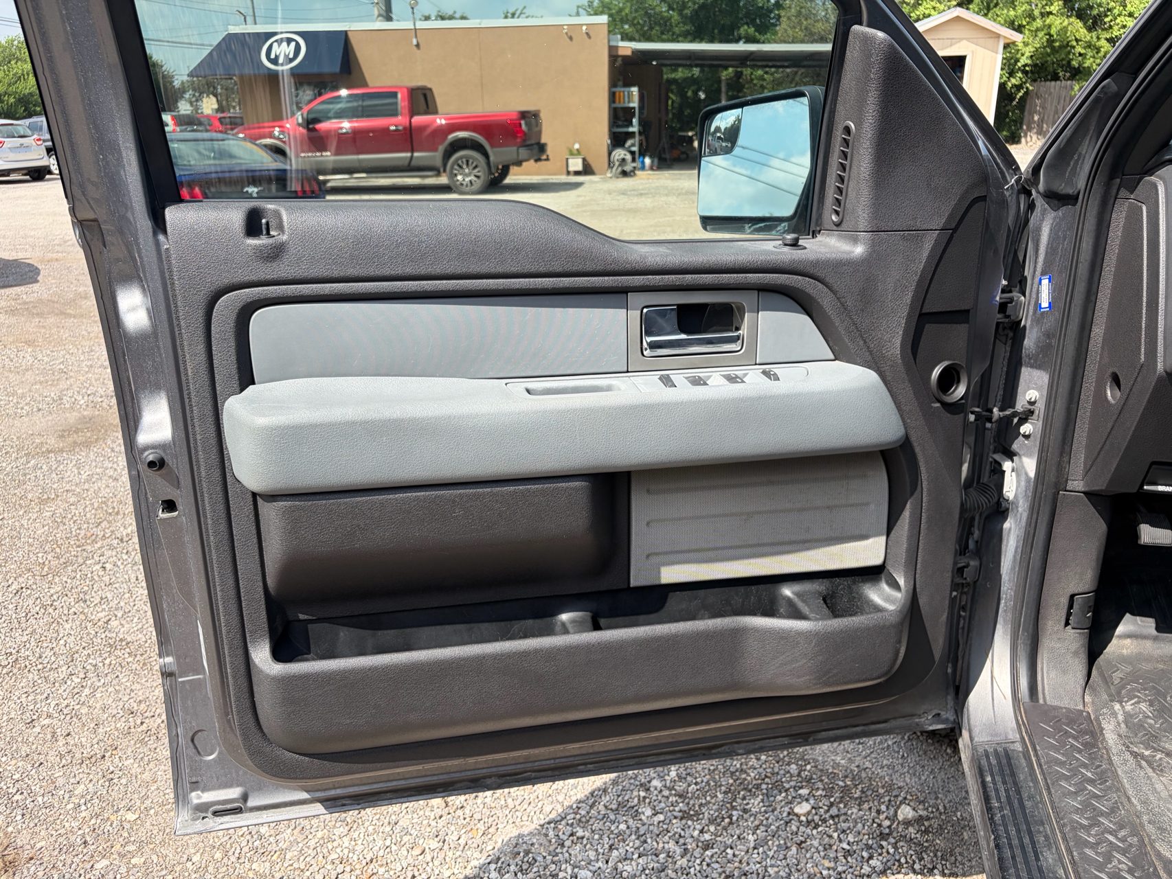 2011 Ford F-150 XL - Photo 17