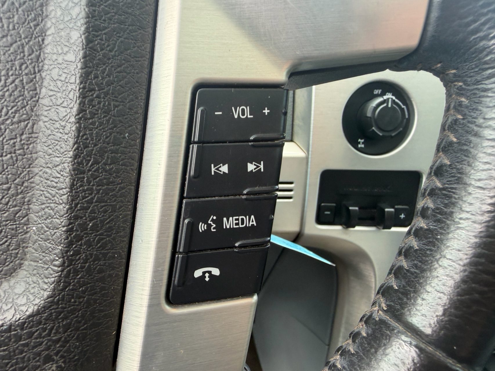 2012 Ford F-150 Platinum - Photo 21