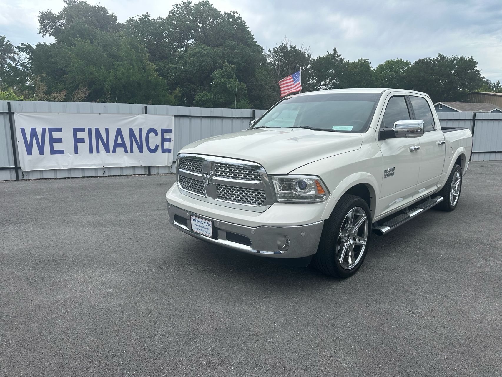 2016 RAM 1500 Laramie Crew Cab 5'7's photo
