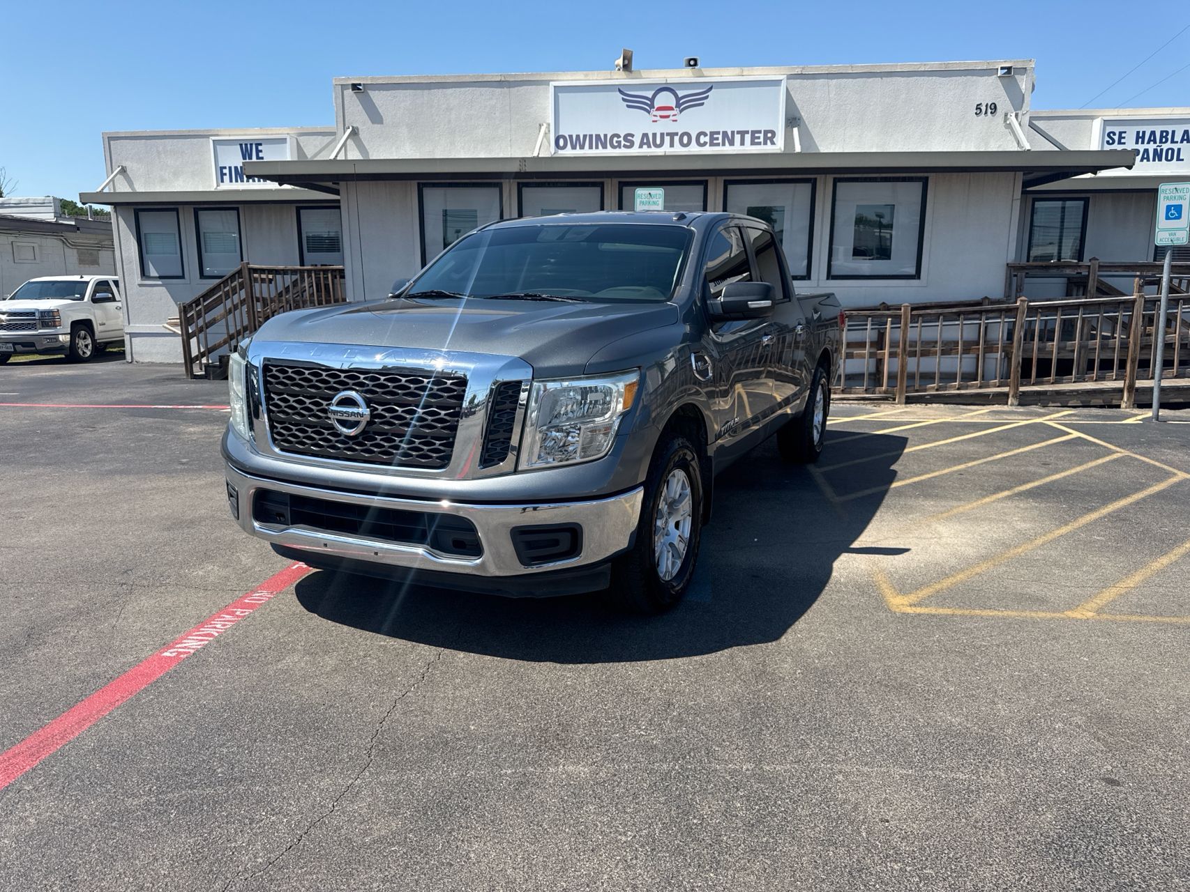 2017 Nissan Titan SV 4X2 Crew Cab's photo