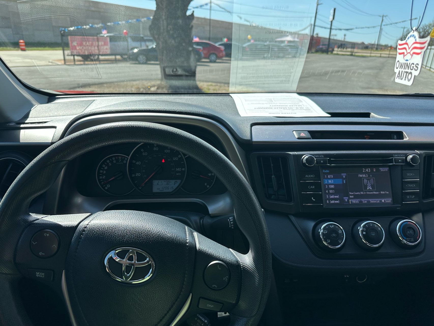 2016 Toyota RAV4 LE - Photo 8