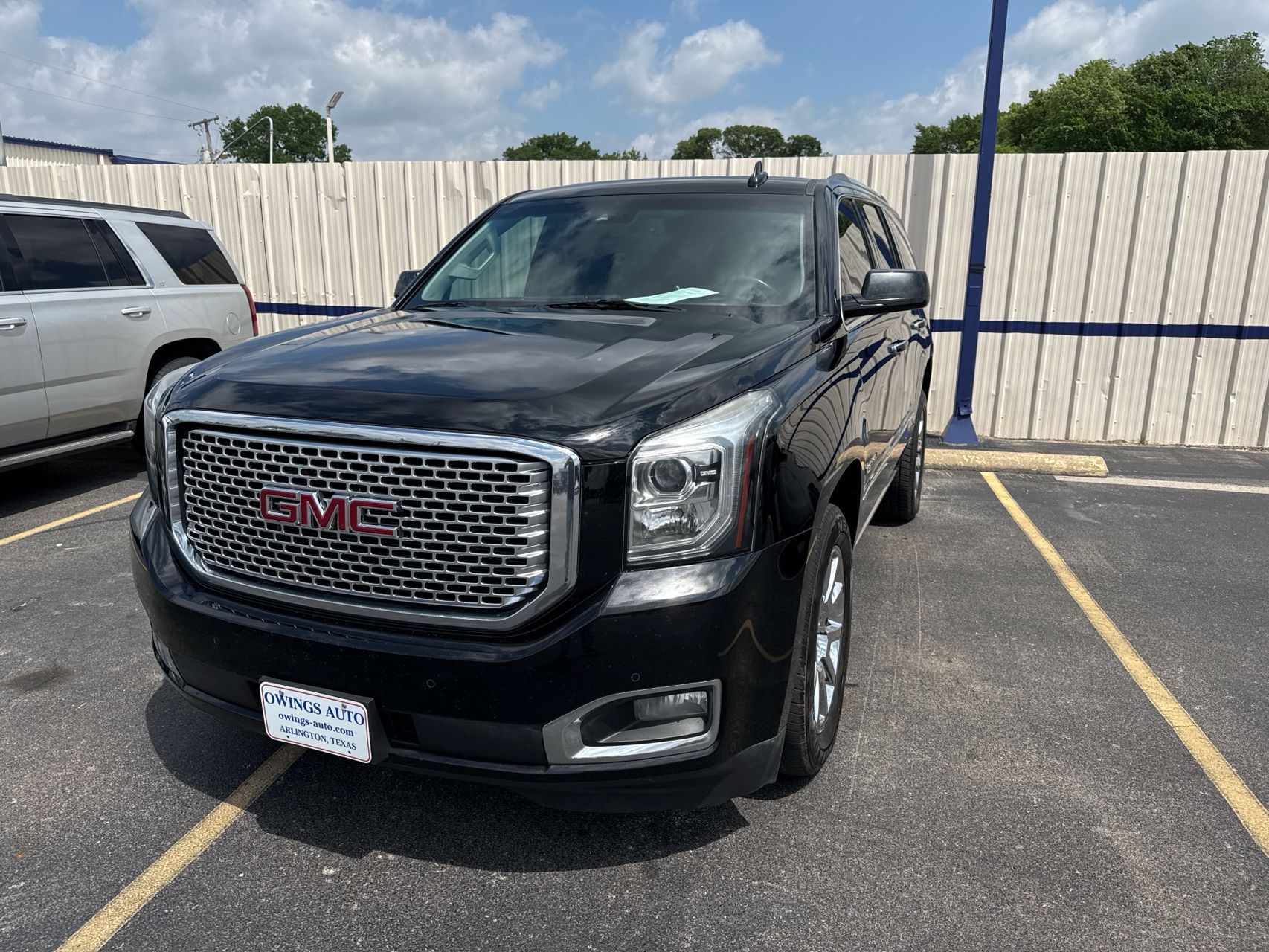 2017 GMC Yukon 4WD Denali's photo