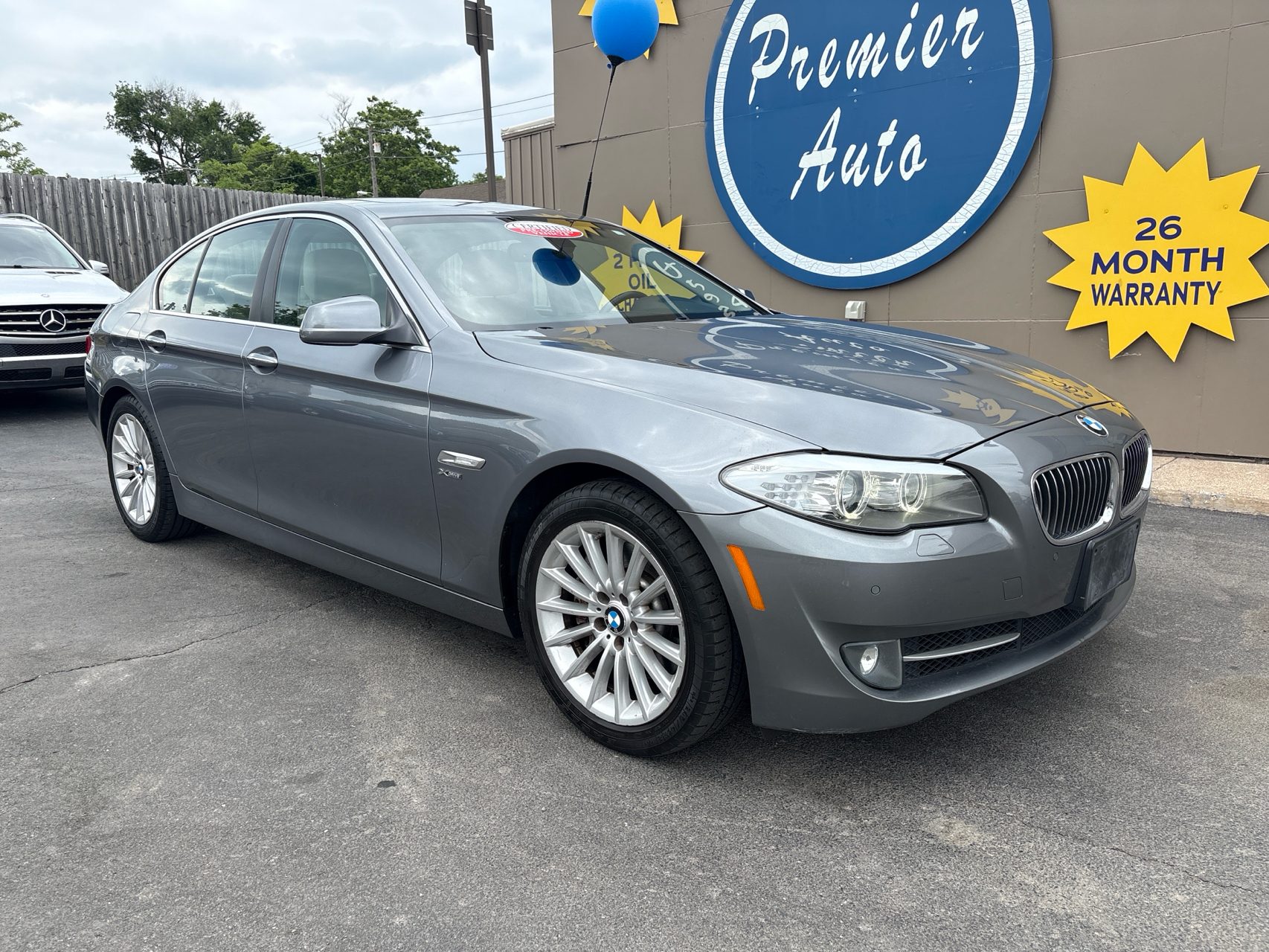 2011 BMW 5 Series's photo
