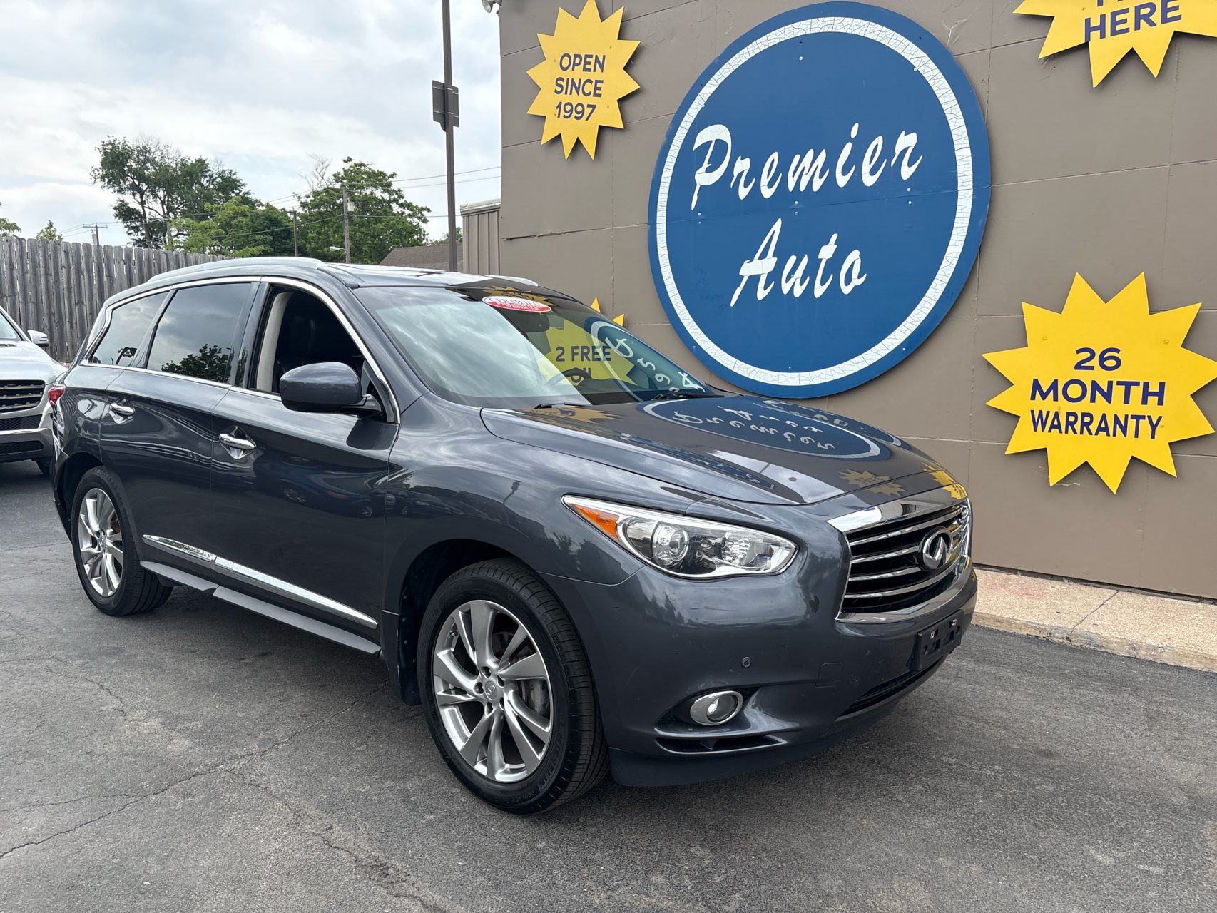 2013 INFINITI JX35's photo