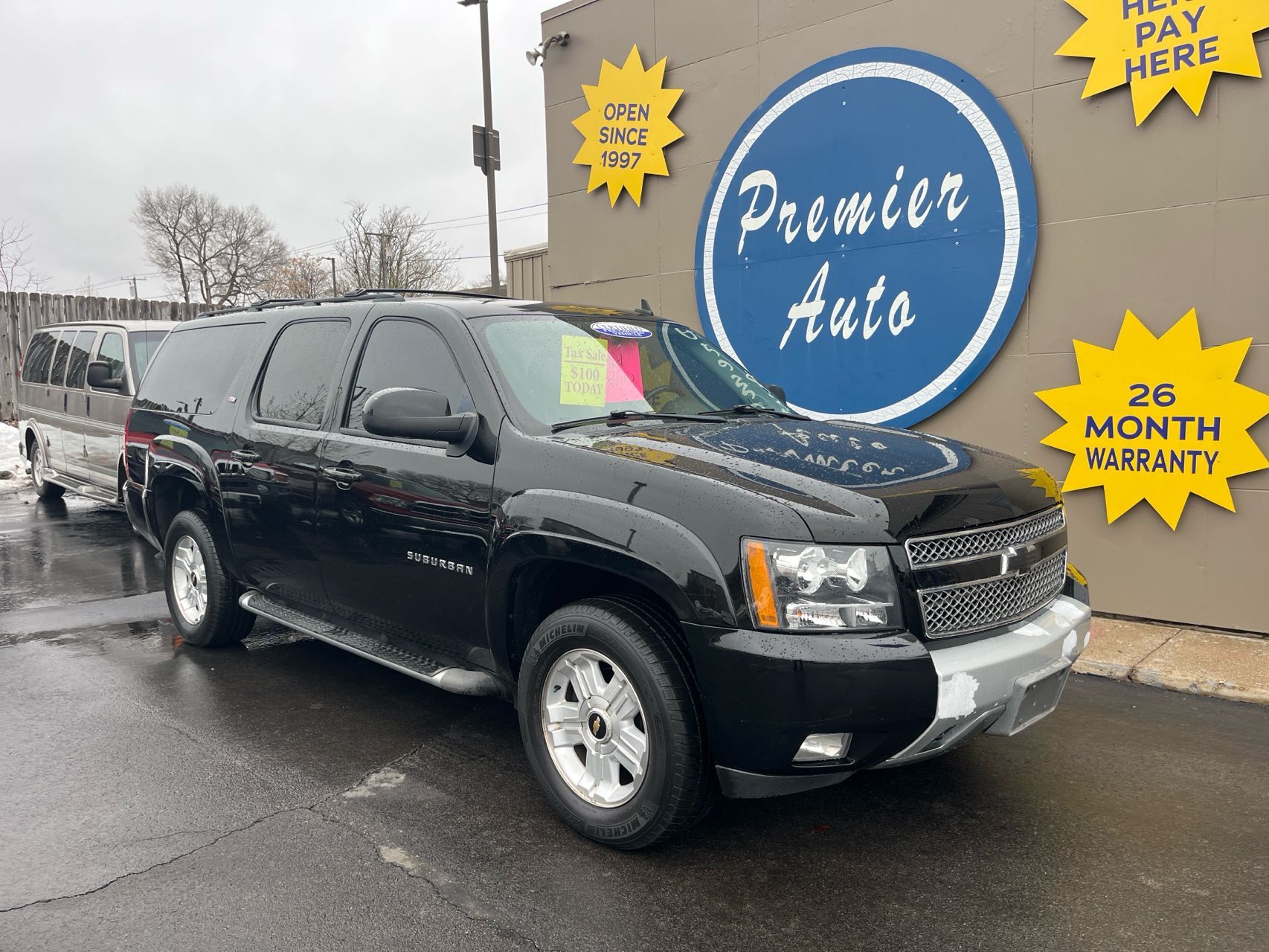 2011 Chevrolet Suburban LT's photo