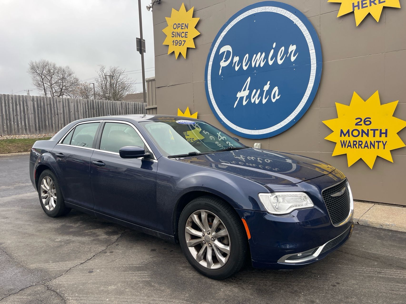 2015 Chrysler 300 Limited's photo