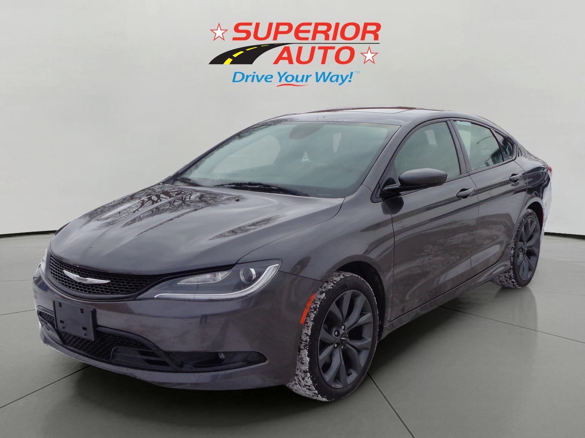 2015 Chrysler 200 S's photo