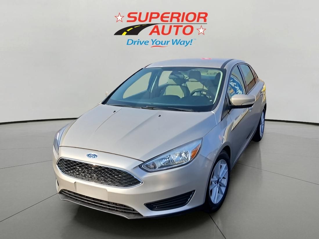 2017 Ford Focus Sedan SE's photo