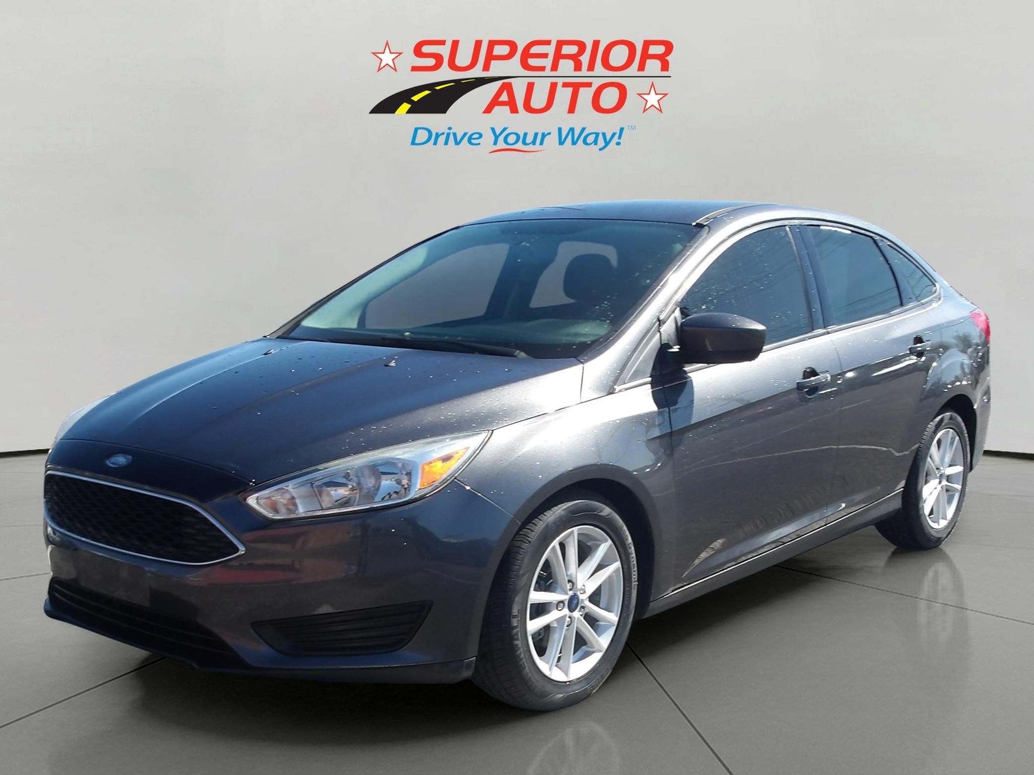 2018 Ford Focus Sedan SE's photo