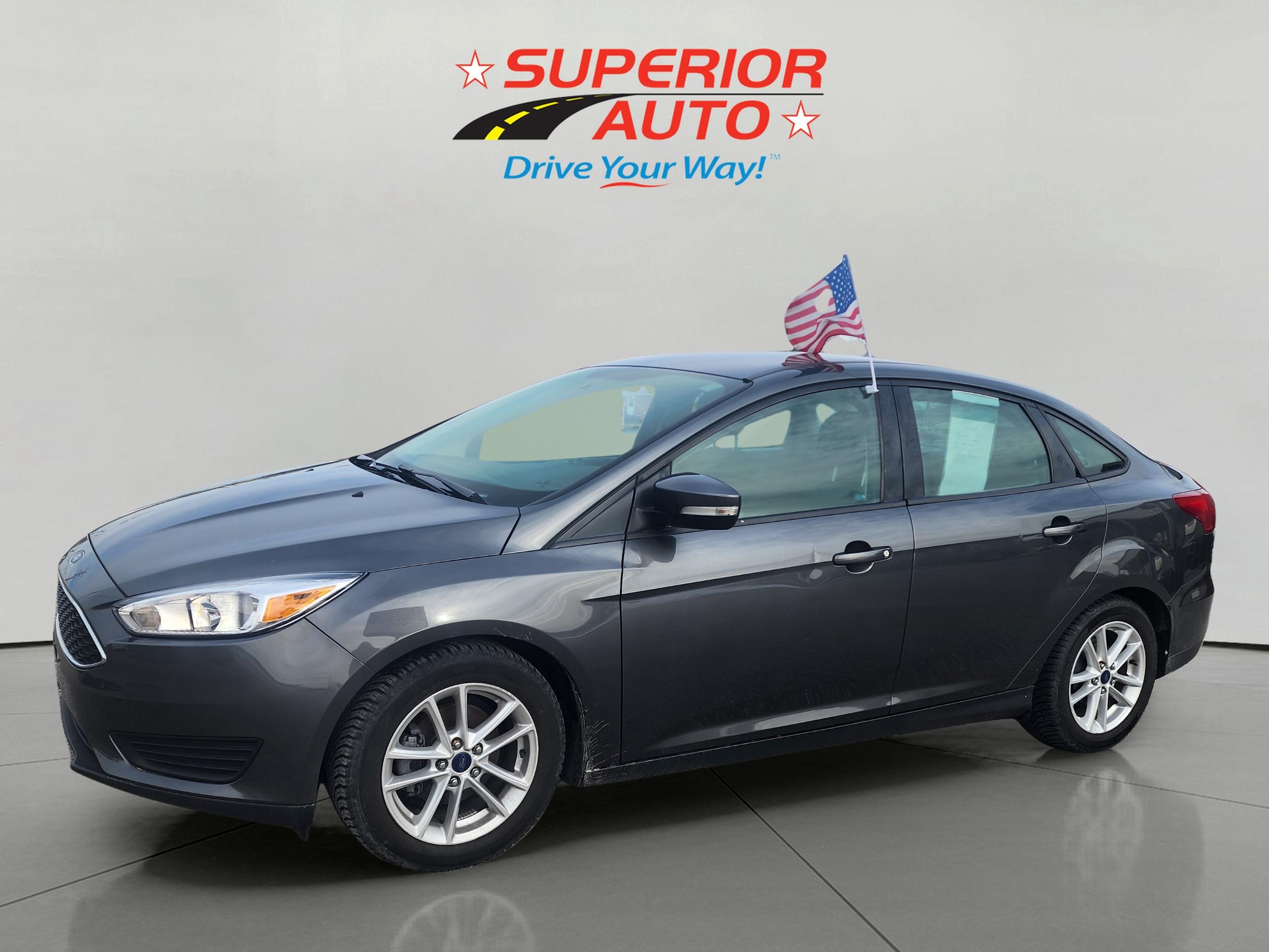 2016 Ford Focus Sedan SE's photo