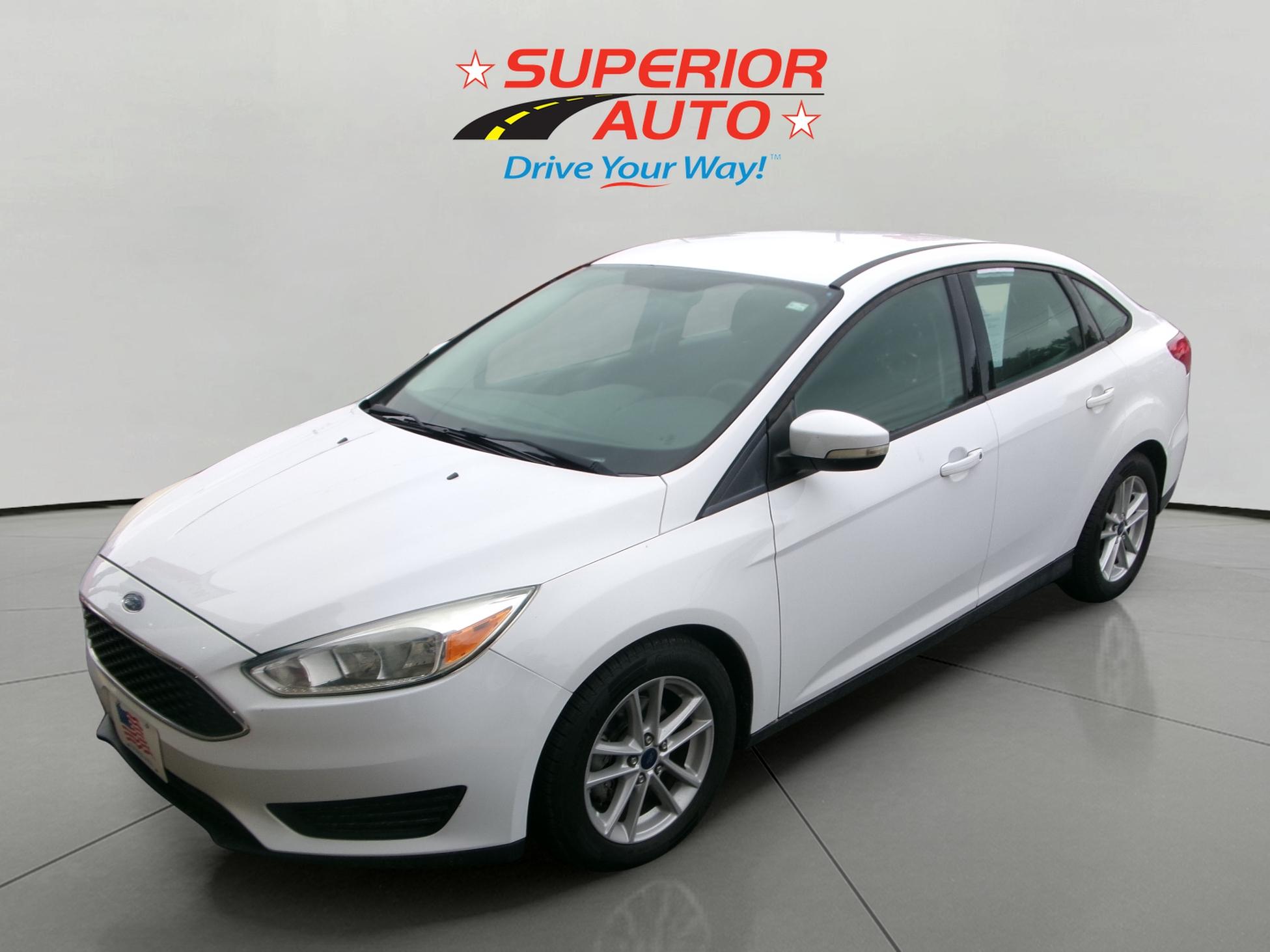 2017 Ford Focus Sedan SE's photo