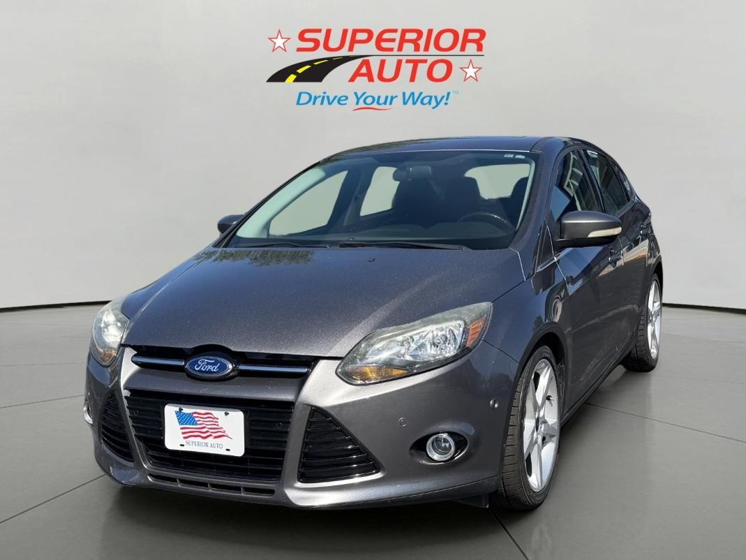 2013 Ford Focus 5 Door Hatch Titanium's photo