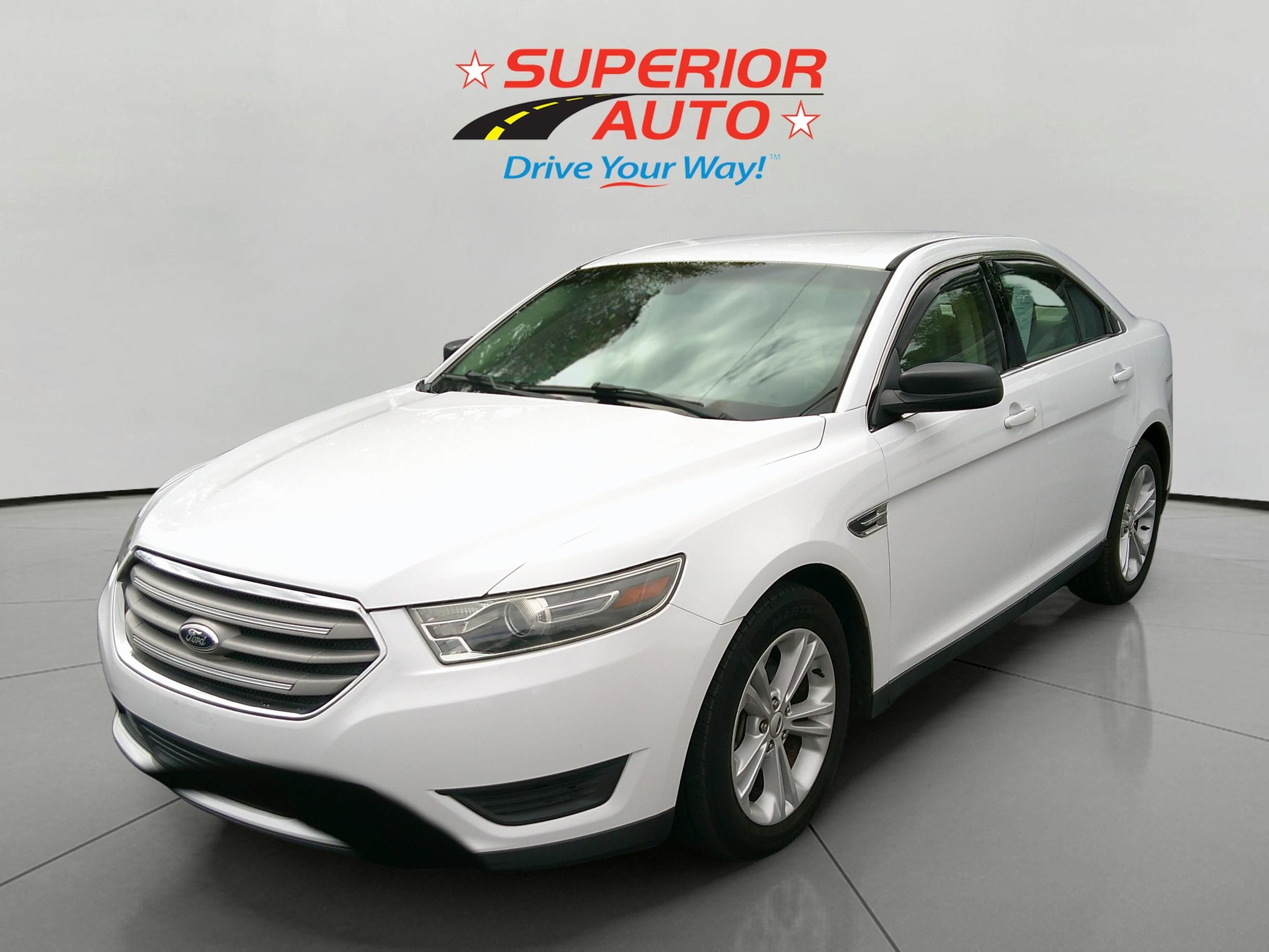 2015 Ford Taurus SE FWD's photo