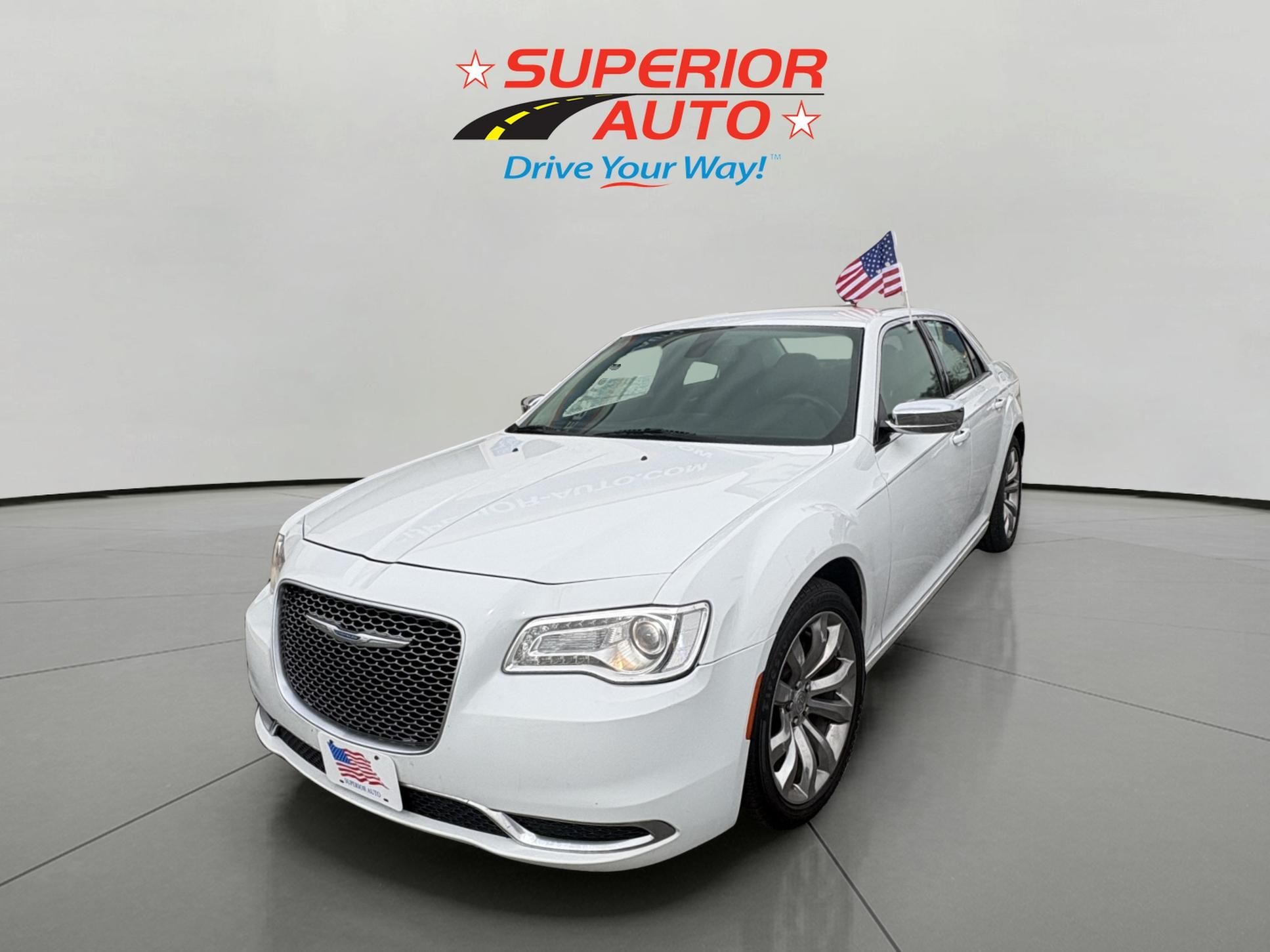 2018 Chrysler 300 Touring's photo