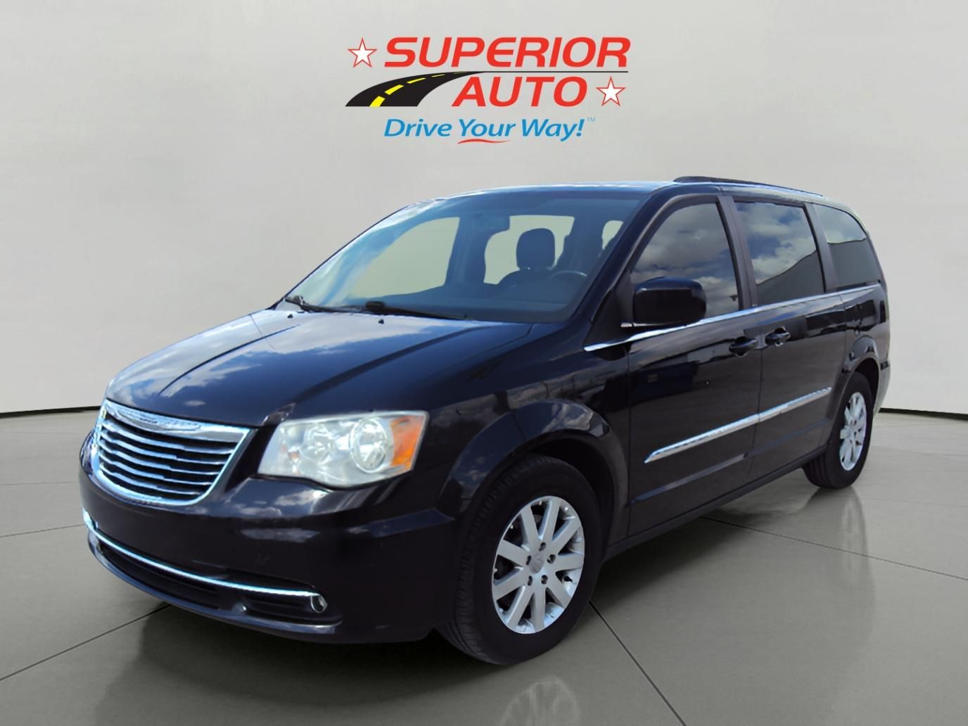 2014 Chrysler Town & Country Touring's photo