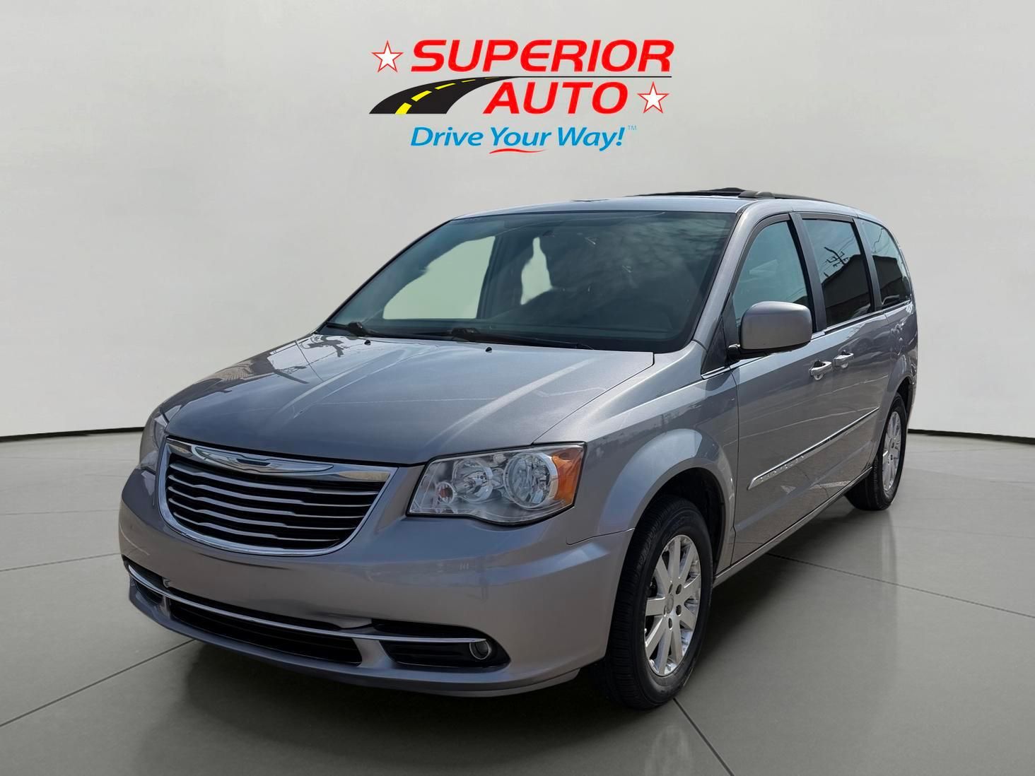 2015 Chrysler Town & Country Touring's photo
