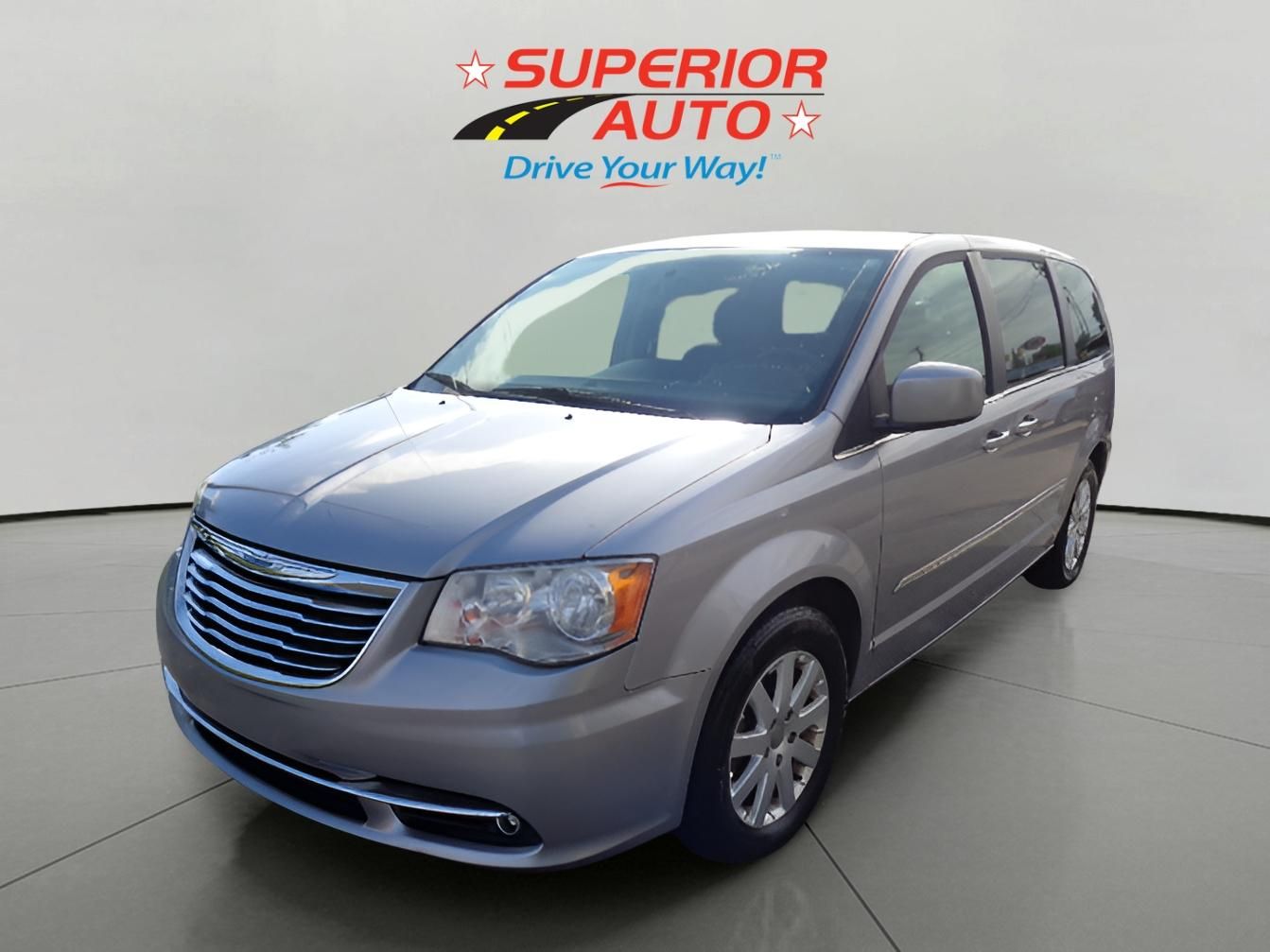2015 Chrysler Town & Country Touring's photo