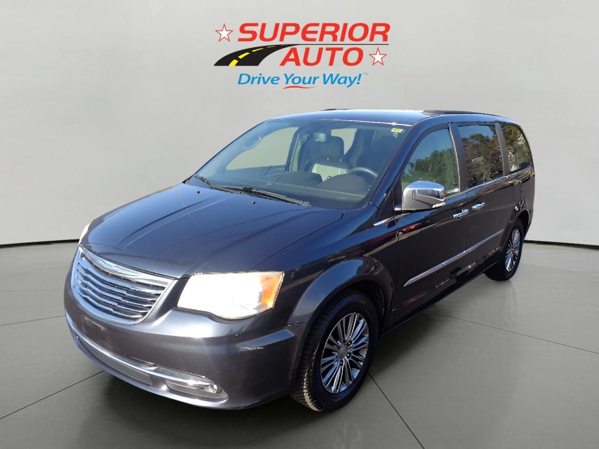 2014 Chrysler Town & Country Touring-L's photo