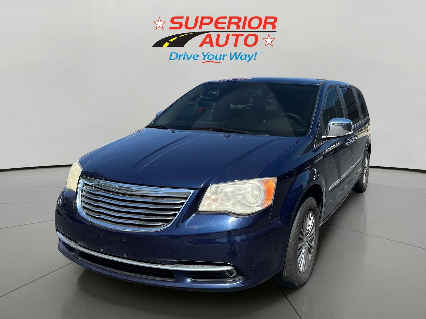 2014 Chrysler Town & Country Touring-L's photo
